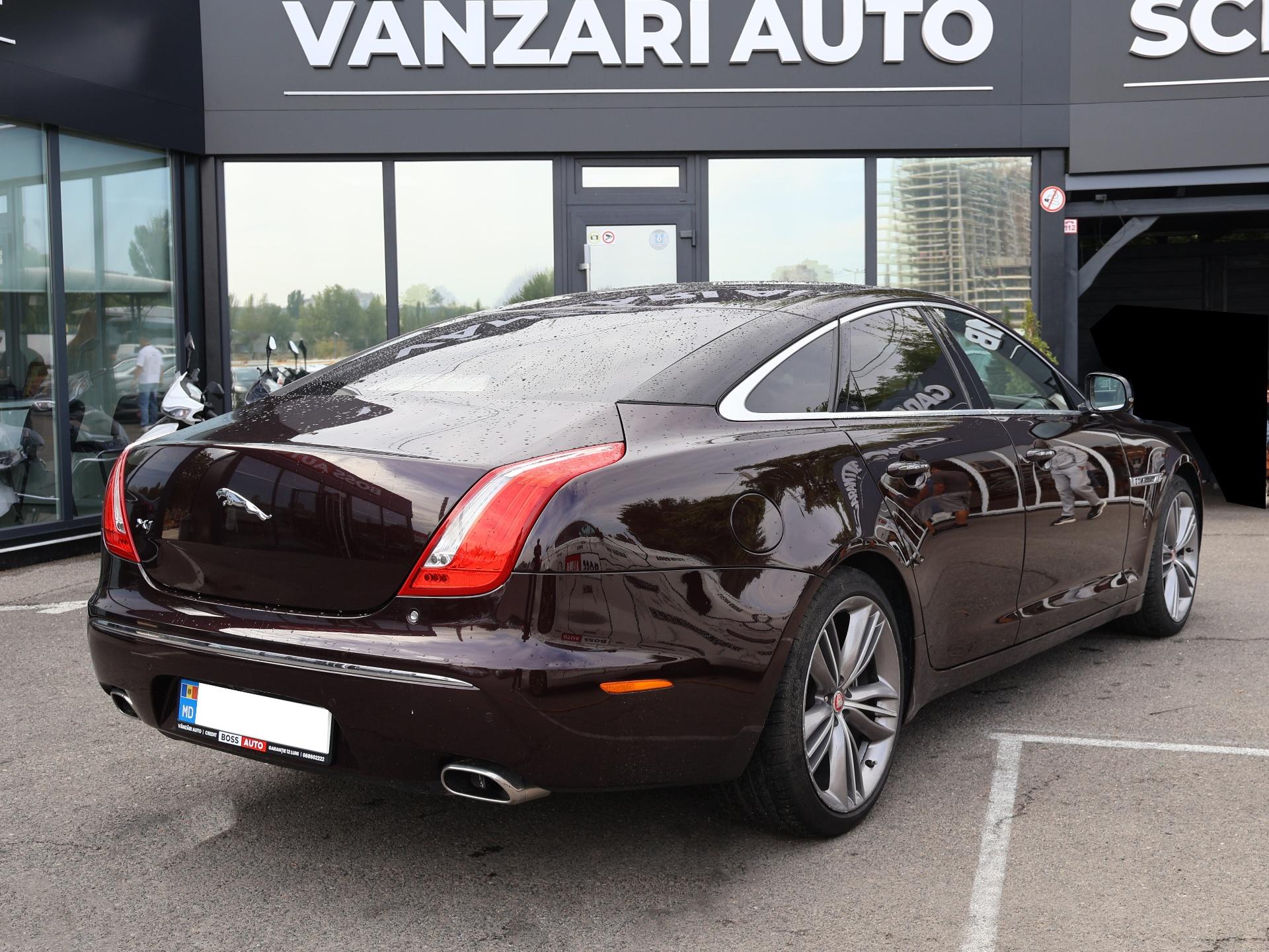 Jaguar XJ