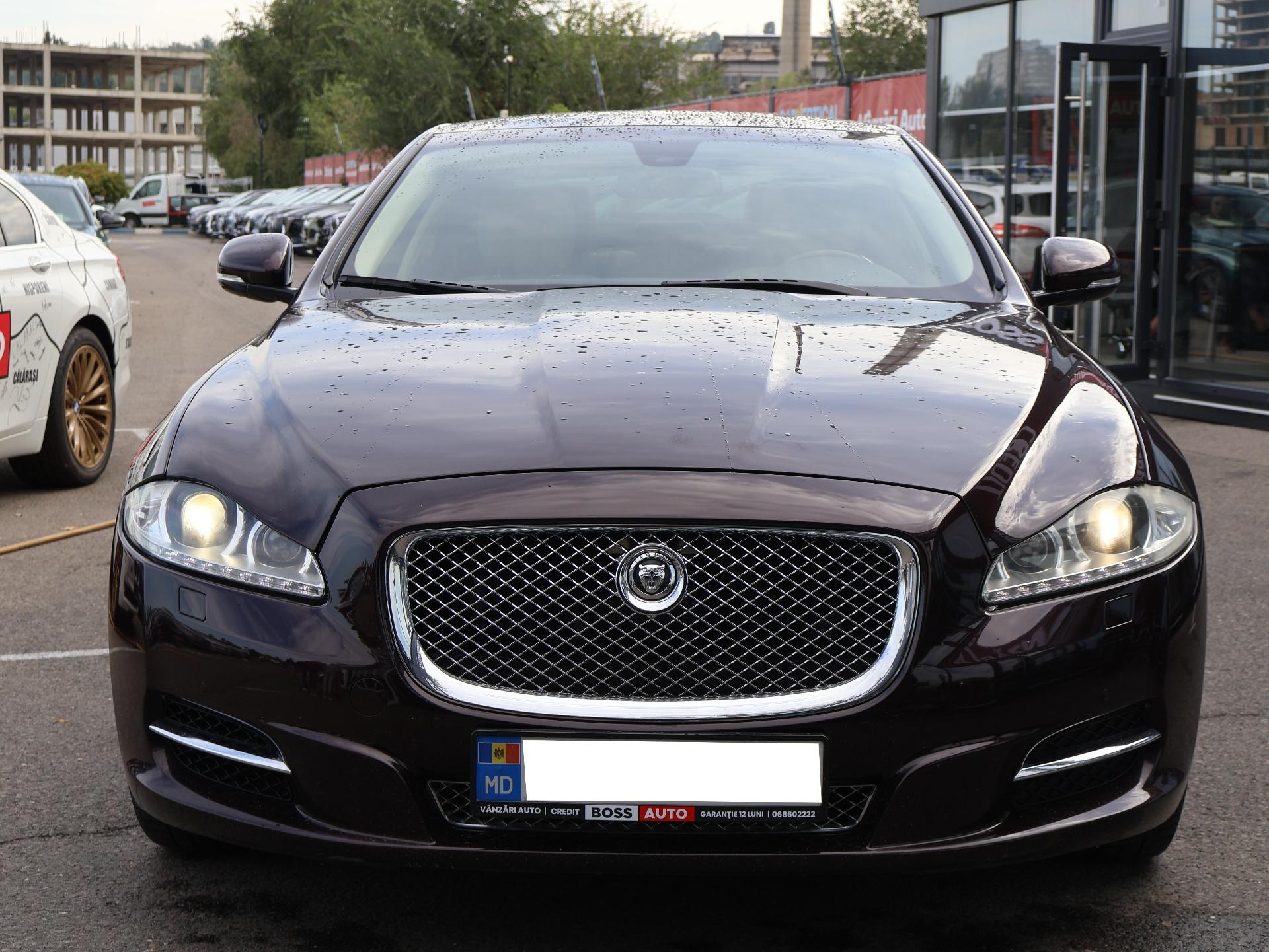 Jaguar XJ