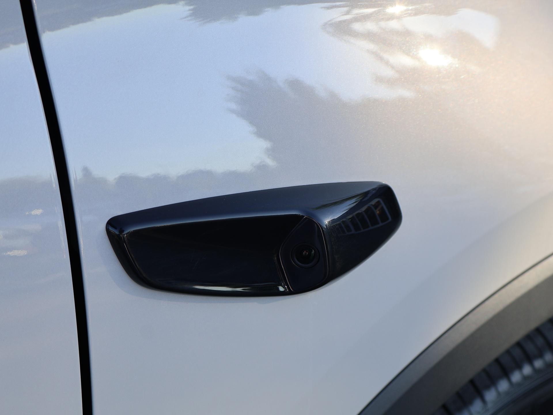 BYD Sealion 5