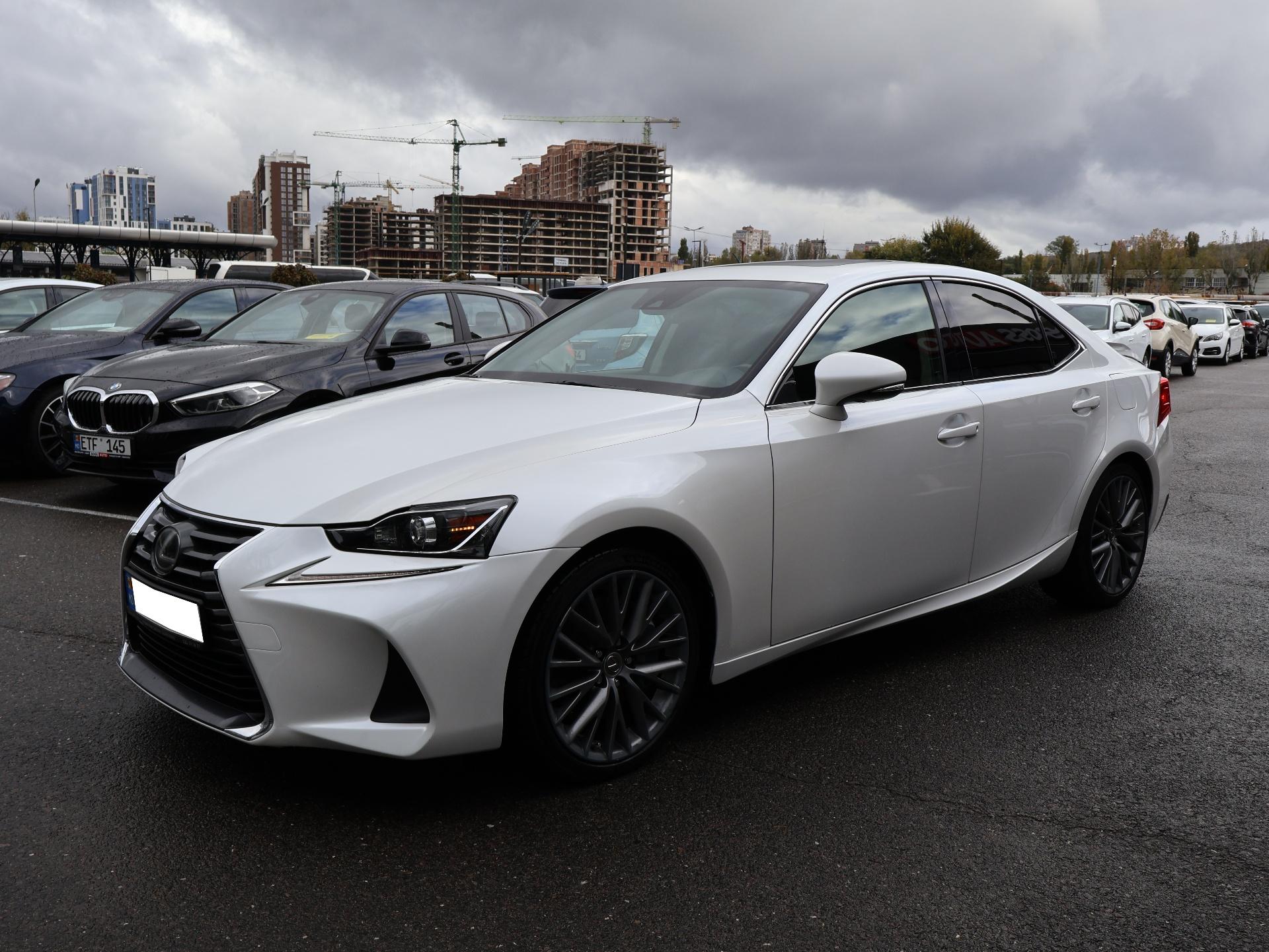 Lexus IS