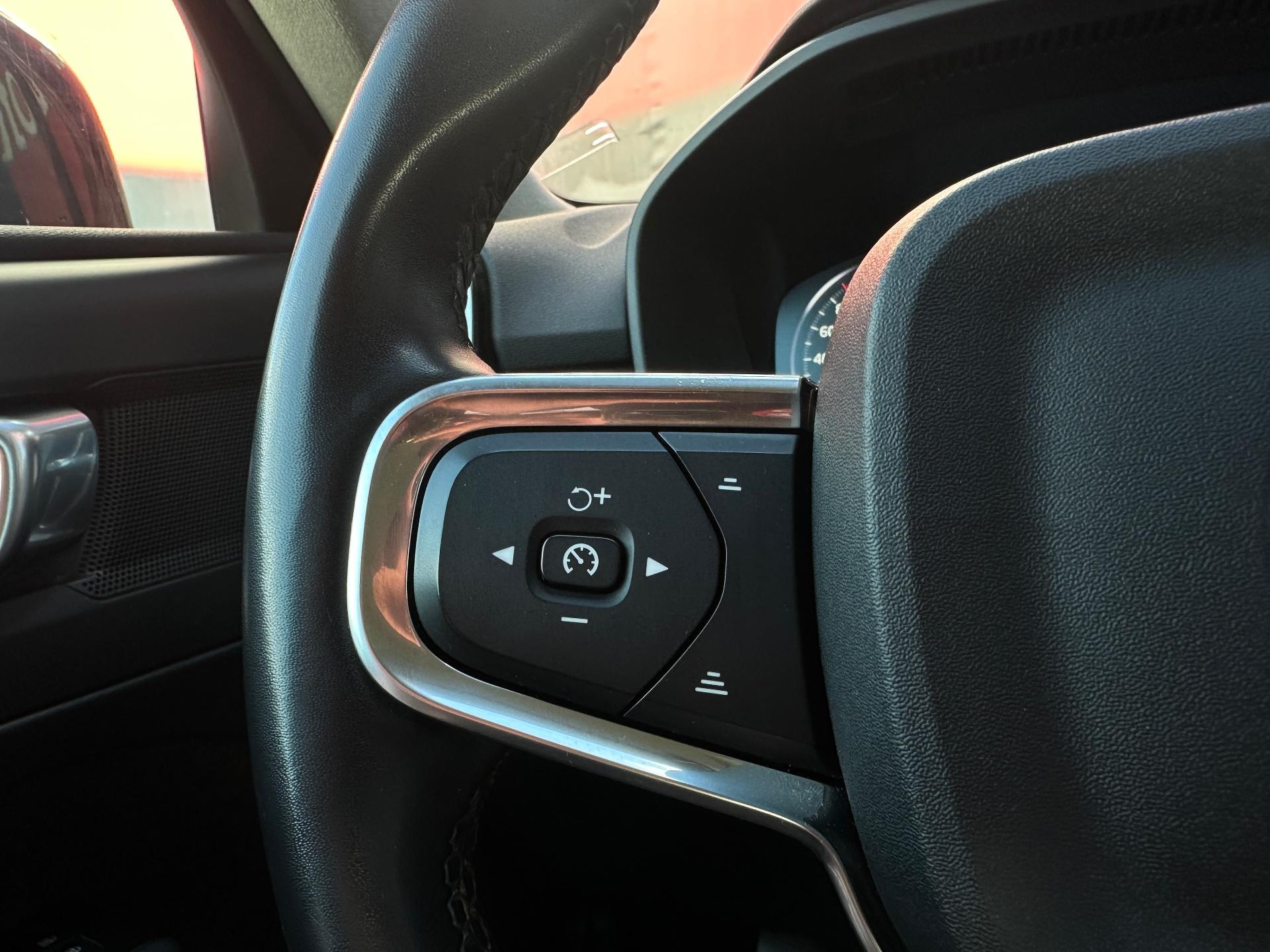 Volvo-XC 40
