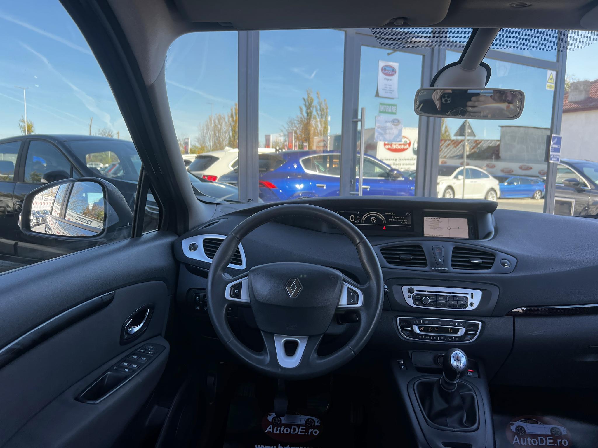 Renault-Scenic