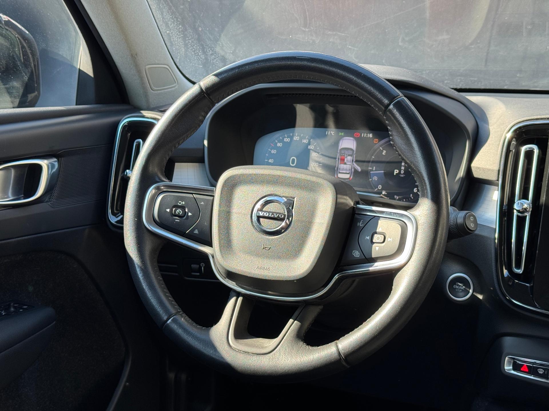 Volvo-XC 40