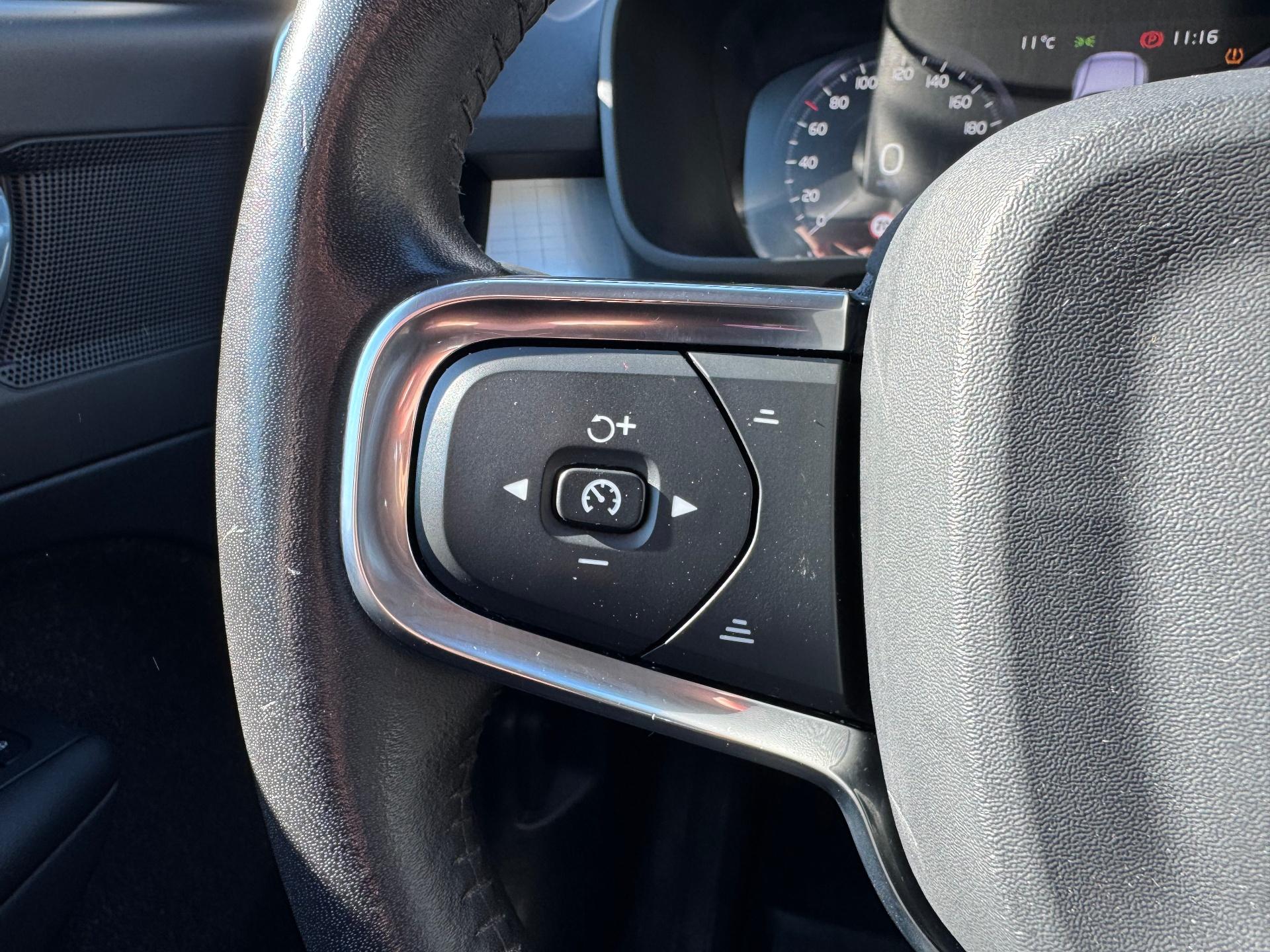 Volvo-XC 40