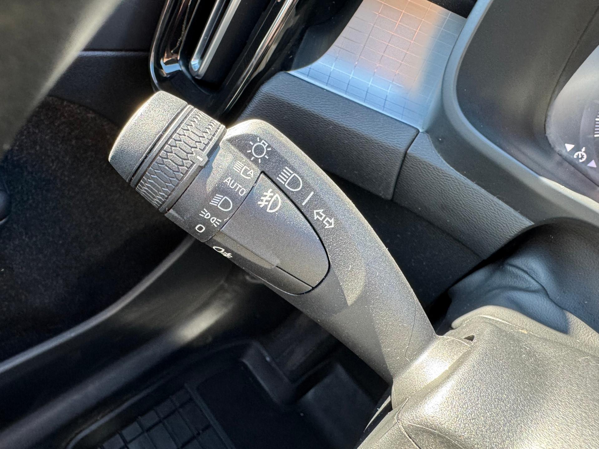 Volvo-XC 40