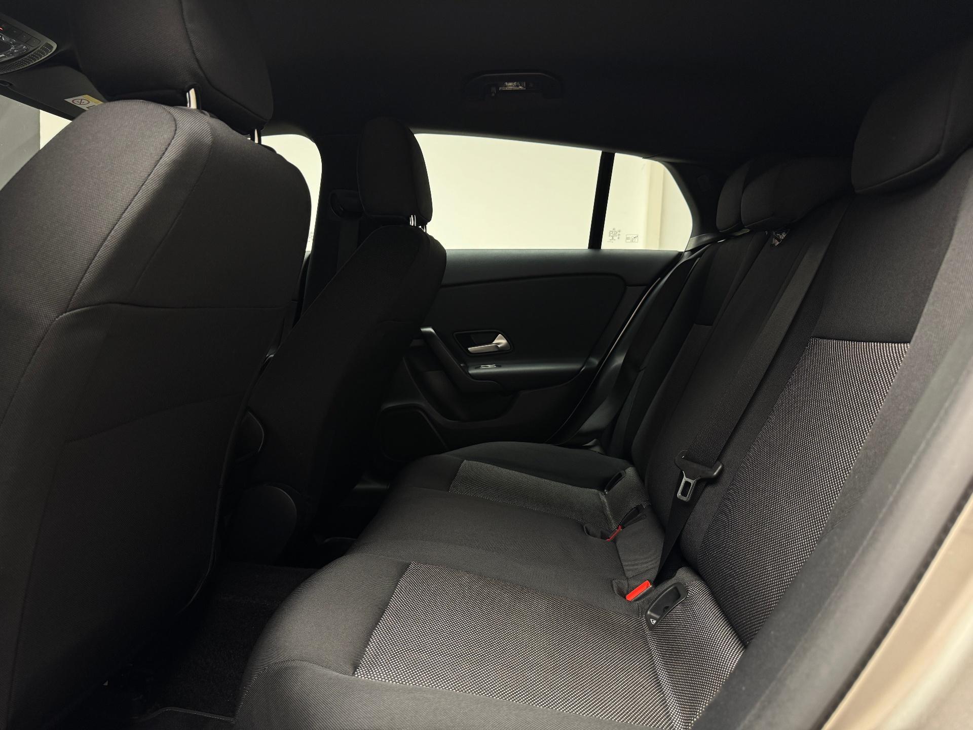 Mercedes-Benz-CLA 180