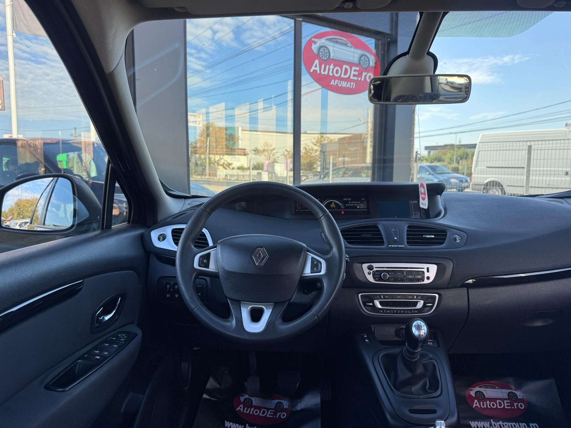 Renault-Scenic