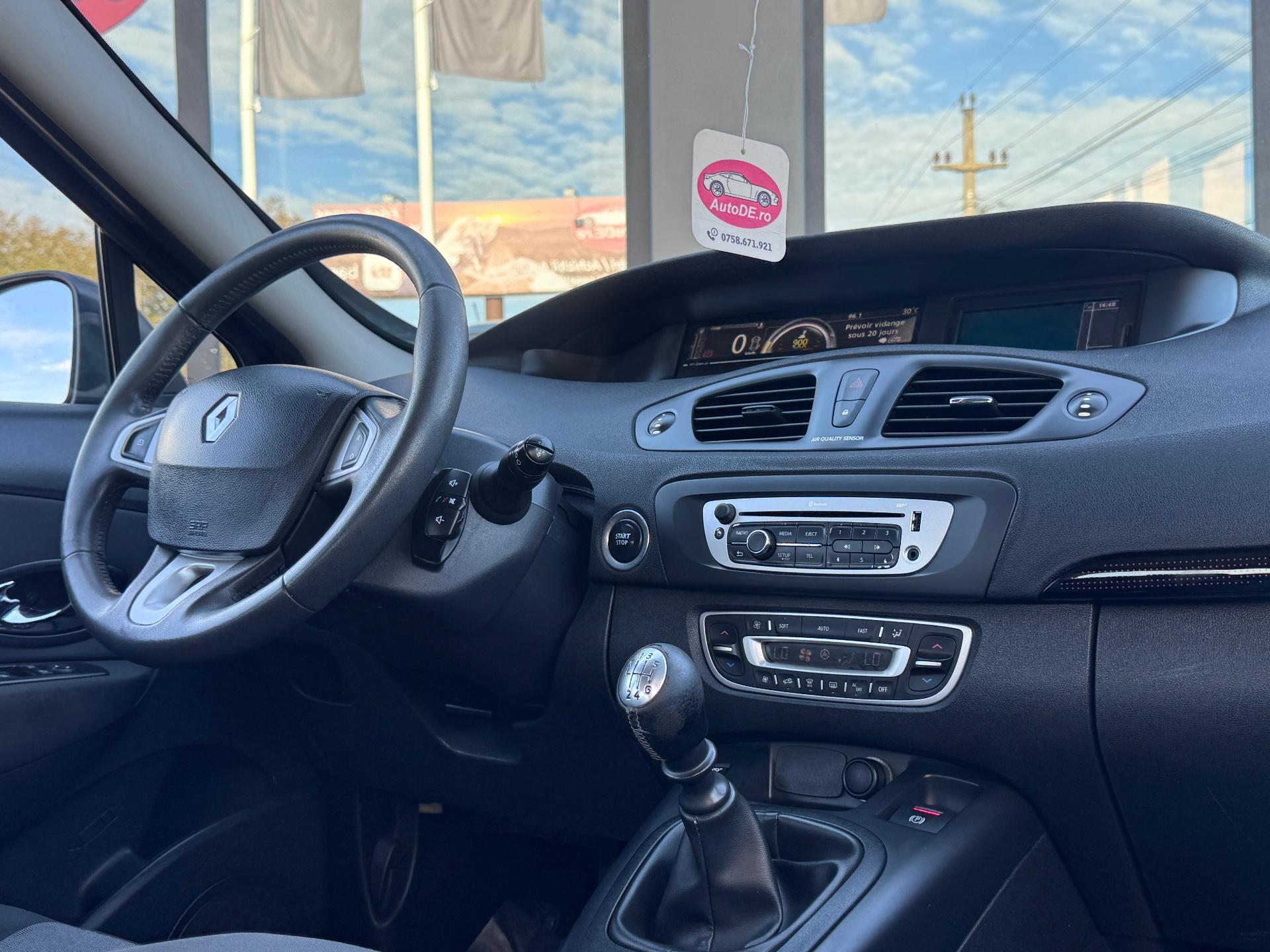 Renault-Scenic