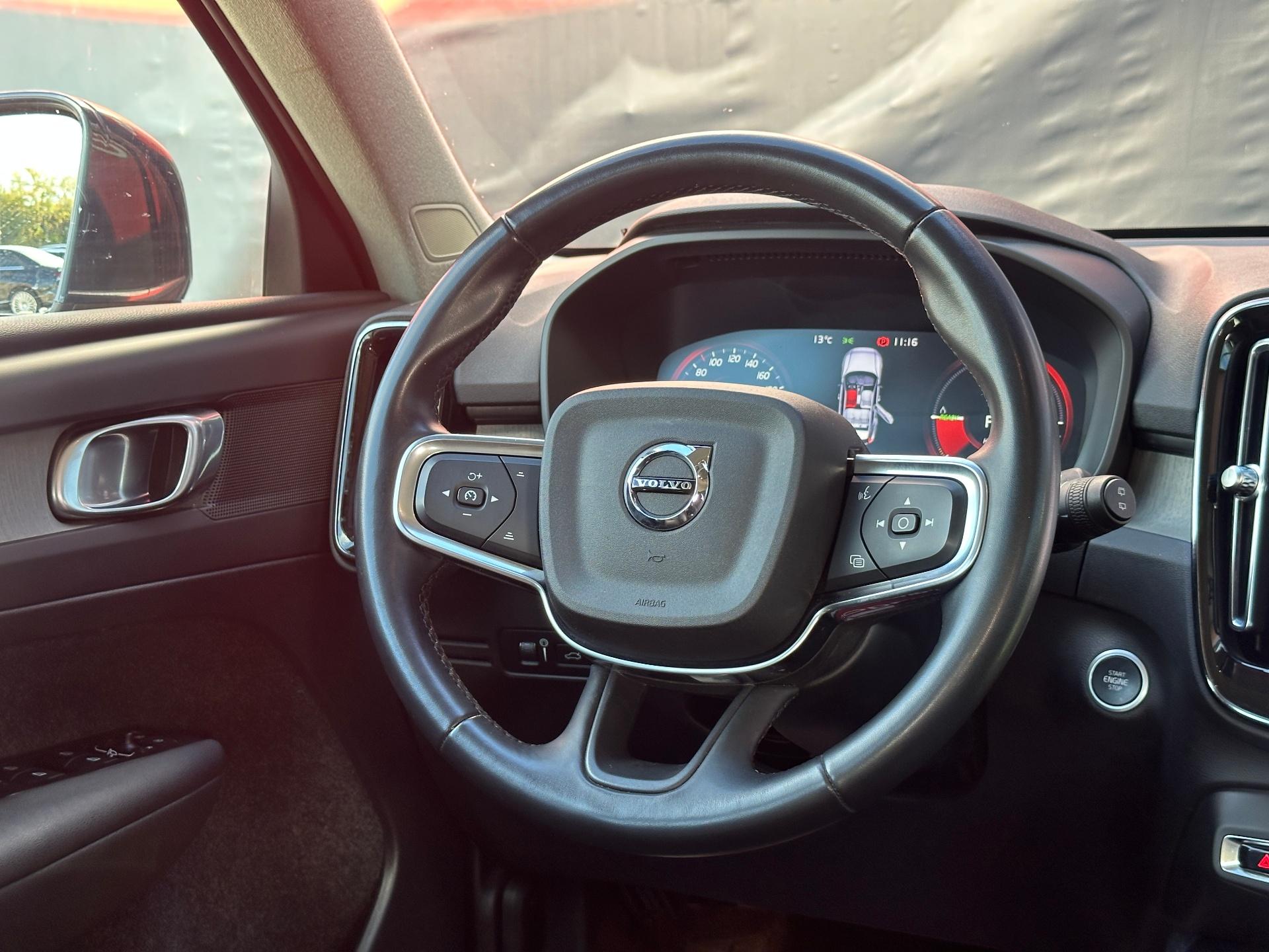 Volvo-XC 40