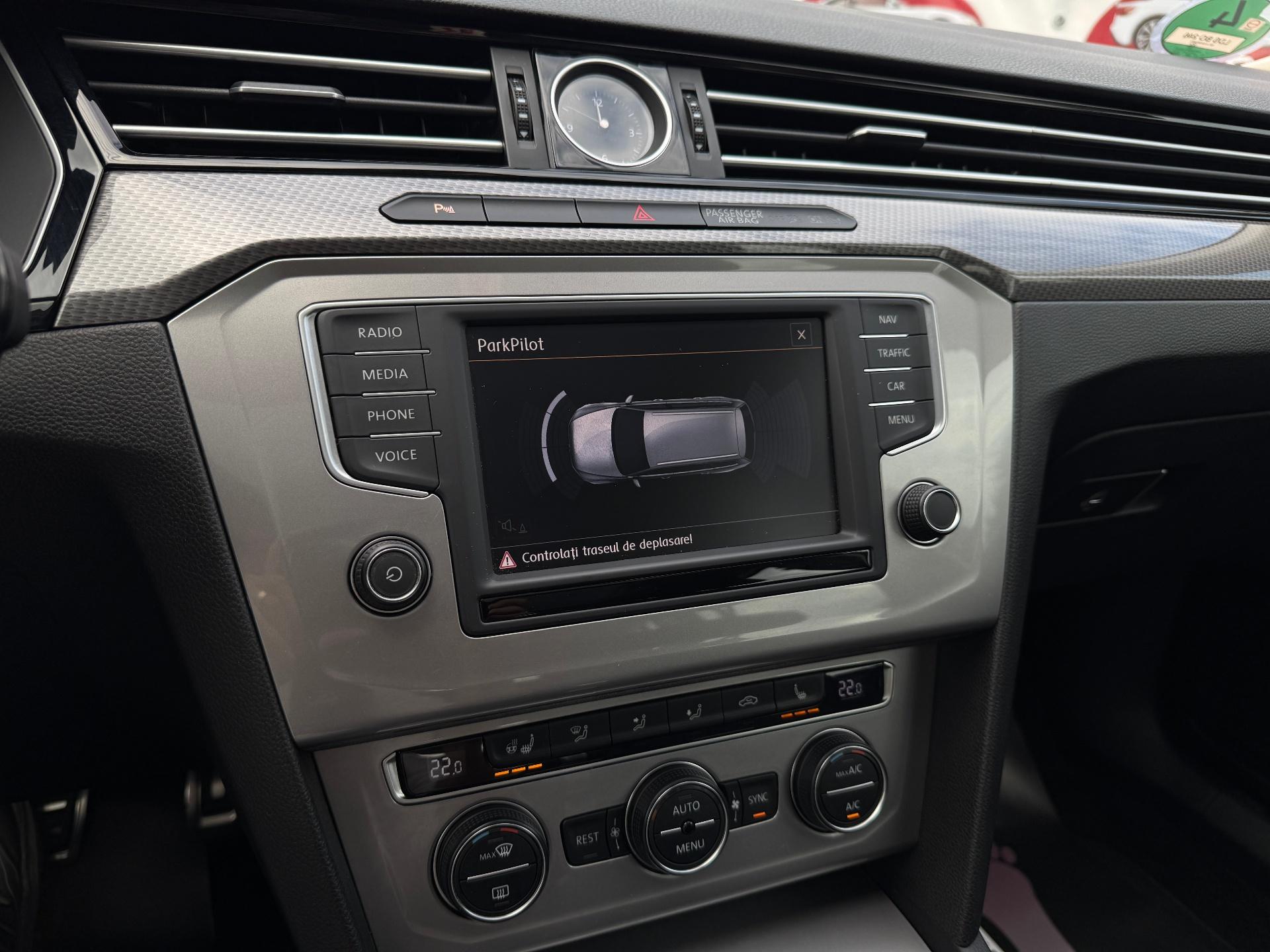 Volkswagen-Passat Alltrack