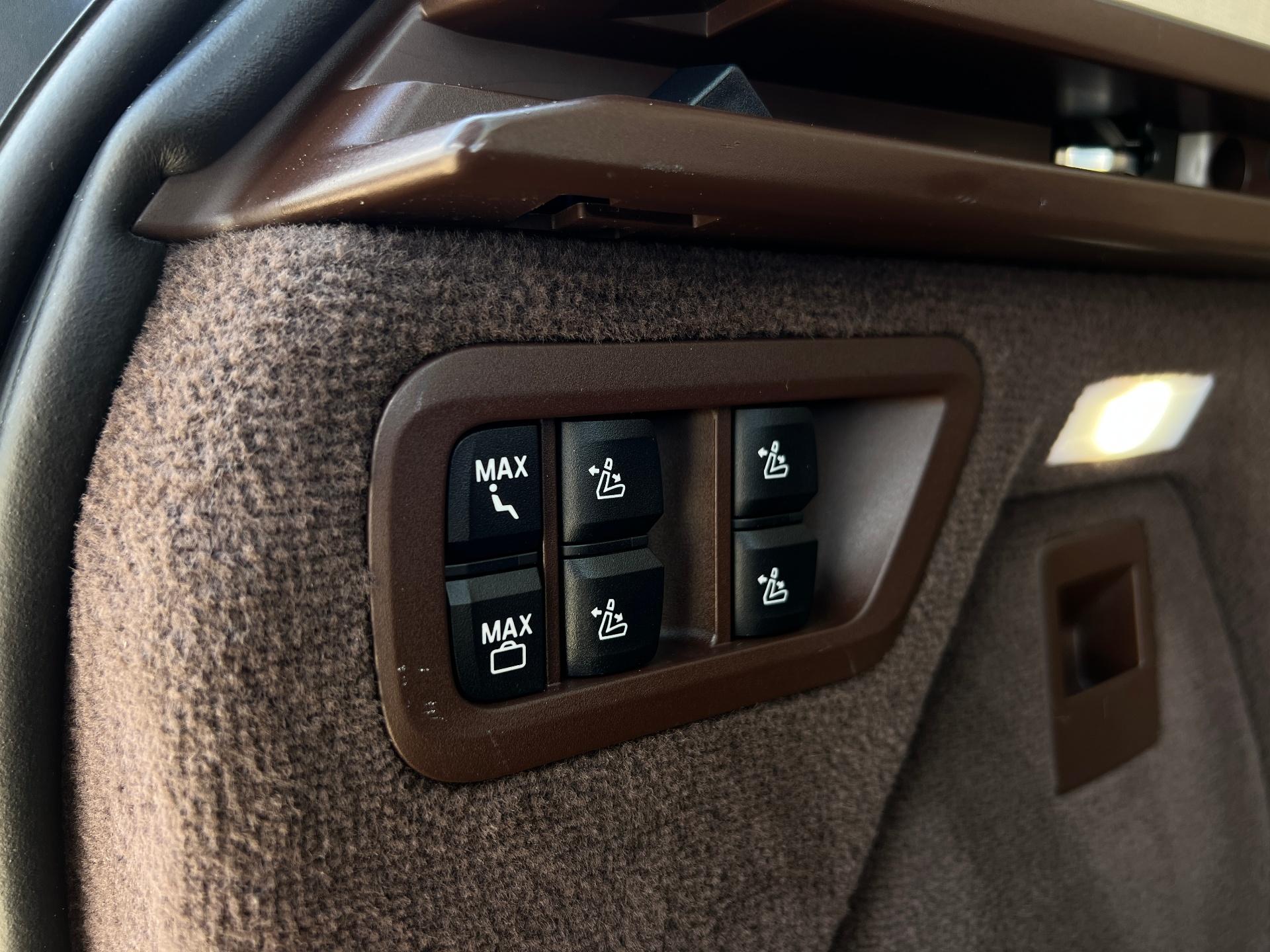BMW-X7