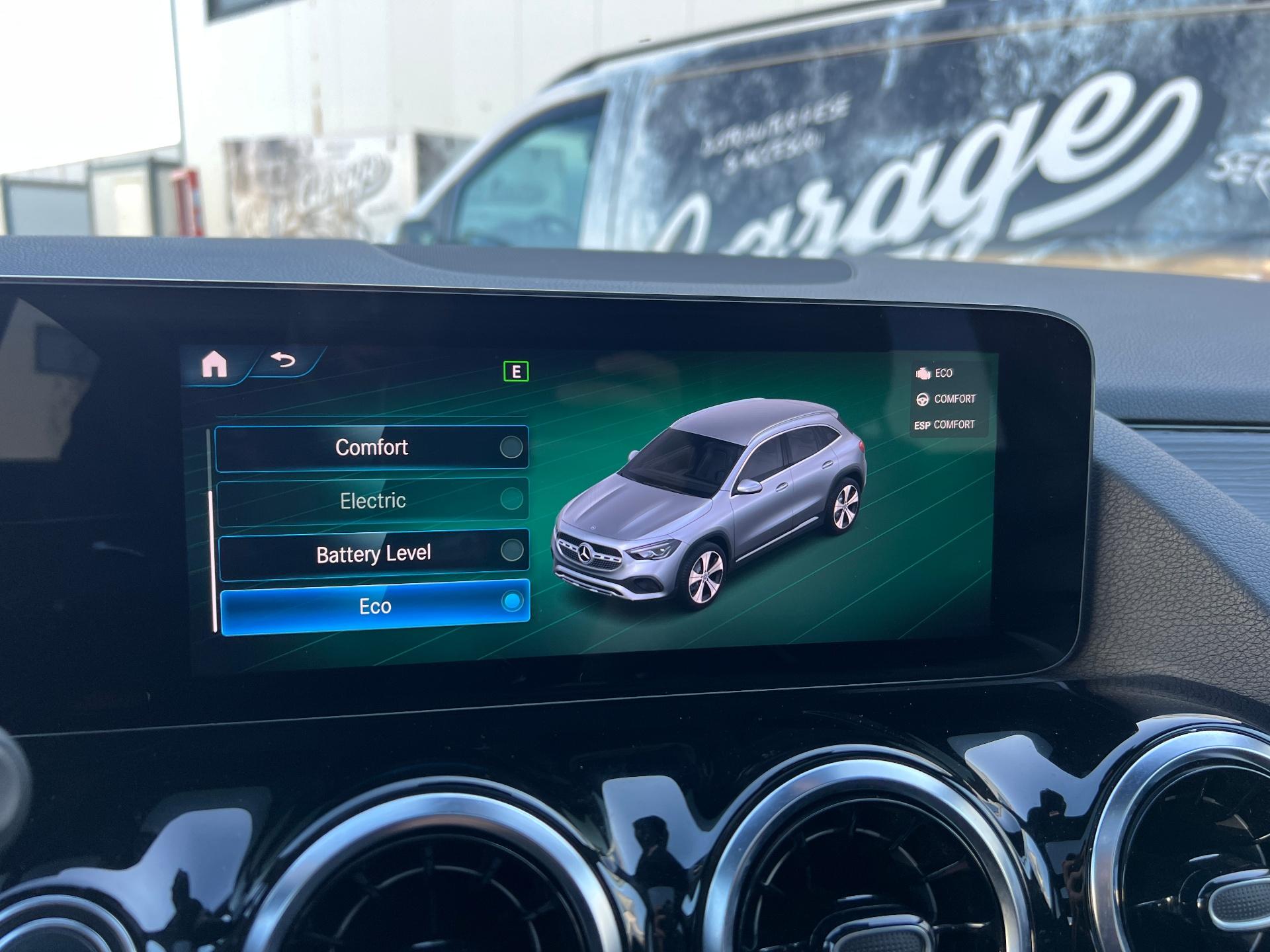 Mercedes-Benz-GLA