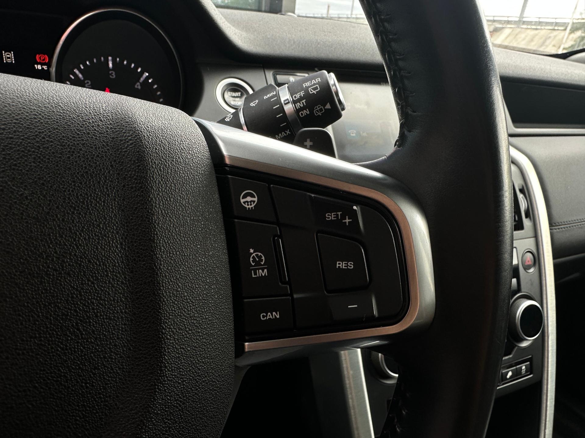 Land Rover-Discovery Sport