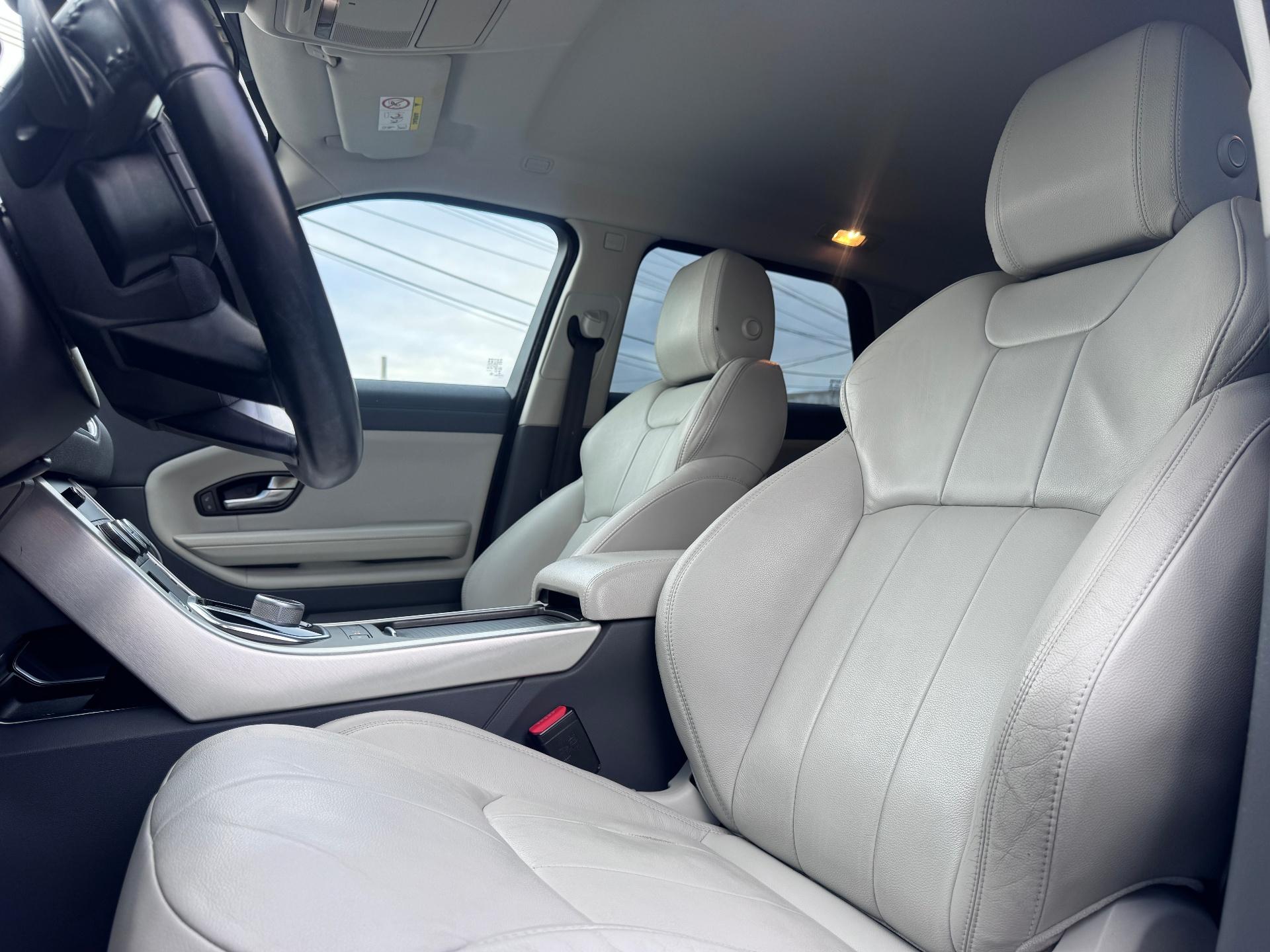 Land Rover-Range Rover Evoque