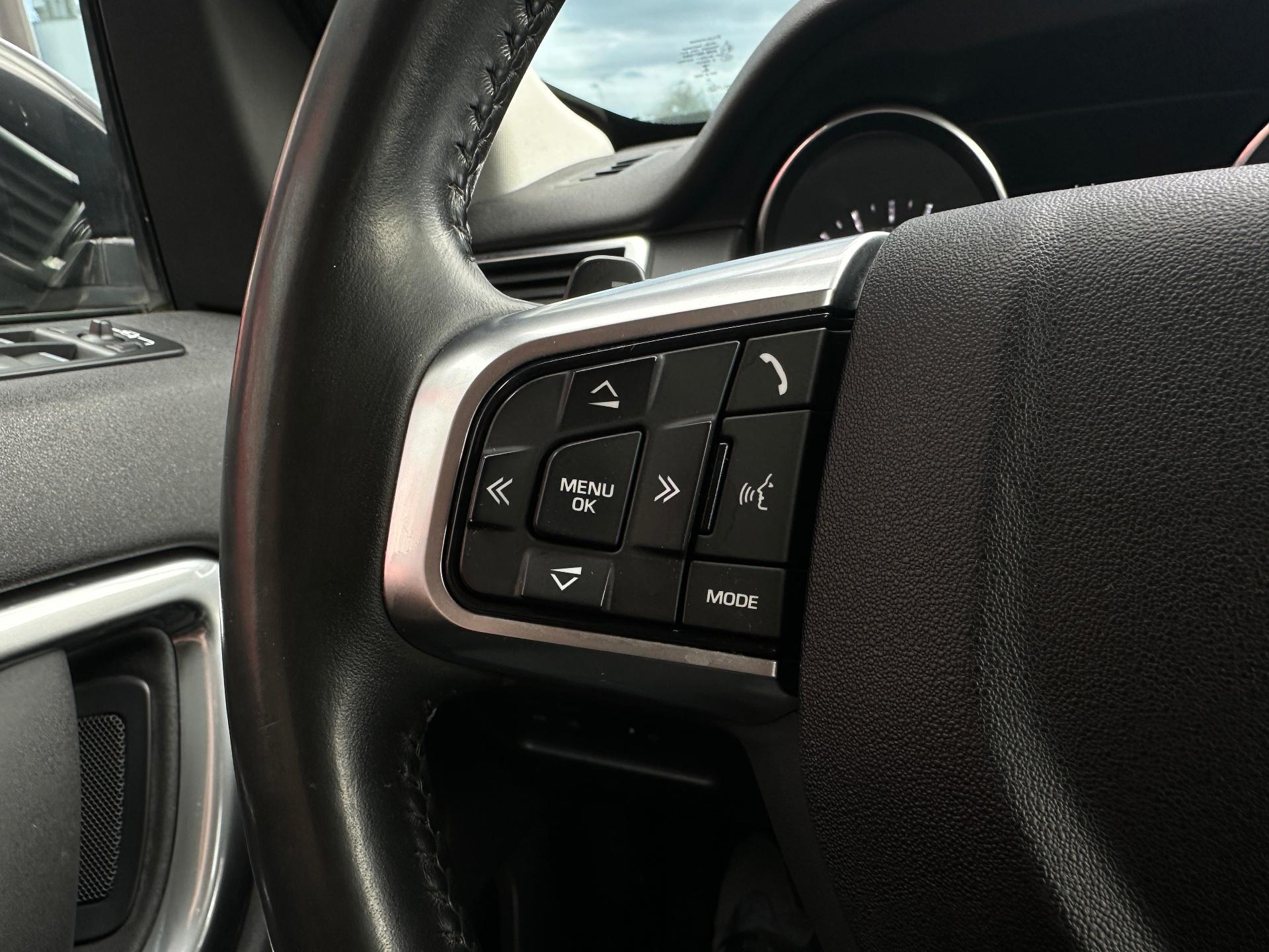 Land Rover-Discovery Sport