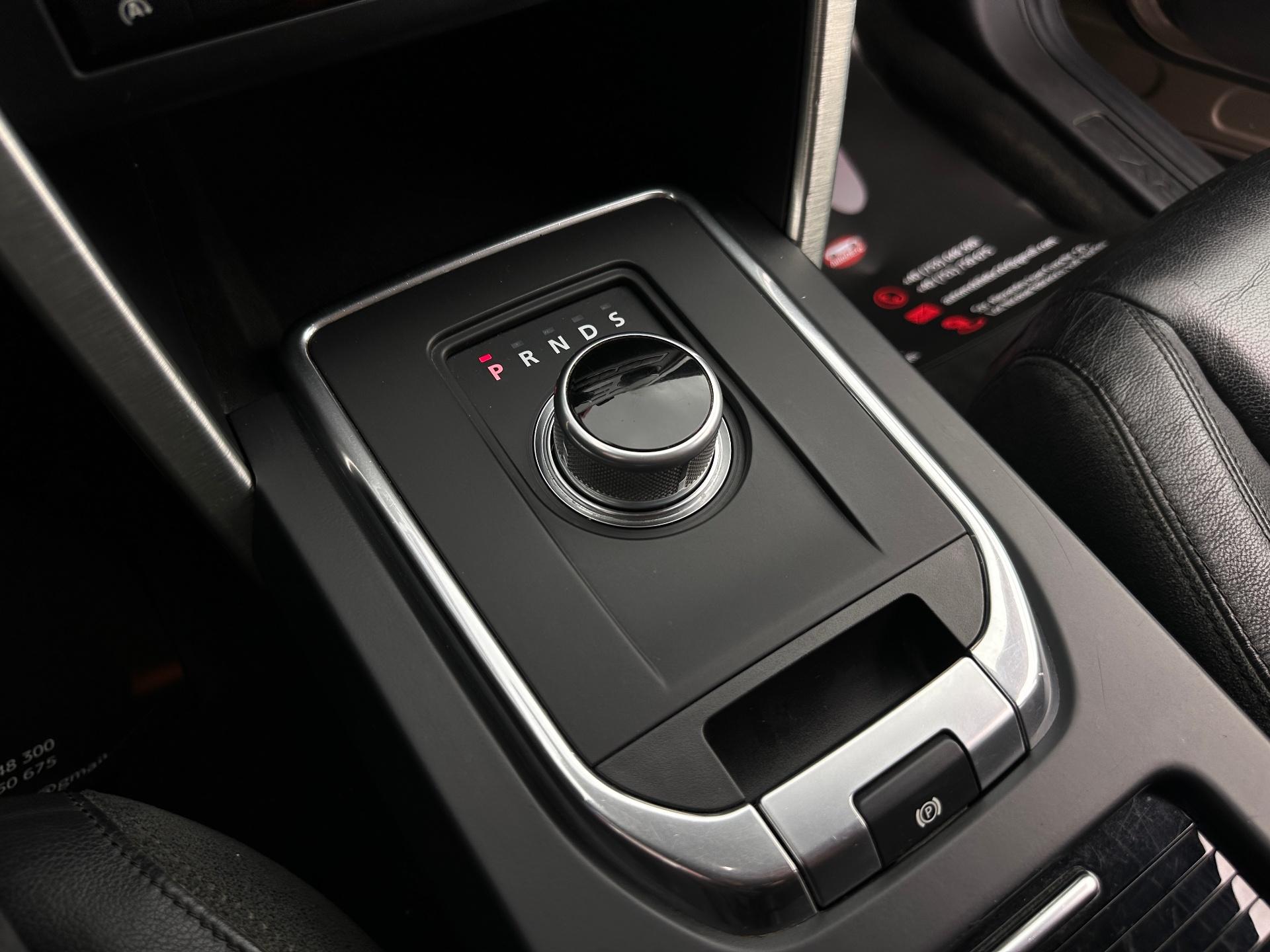 Land Rover-Discovery Sport