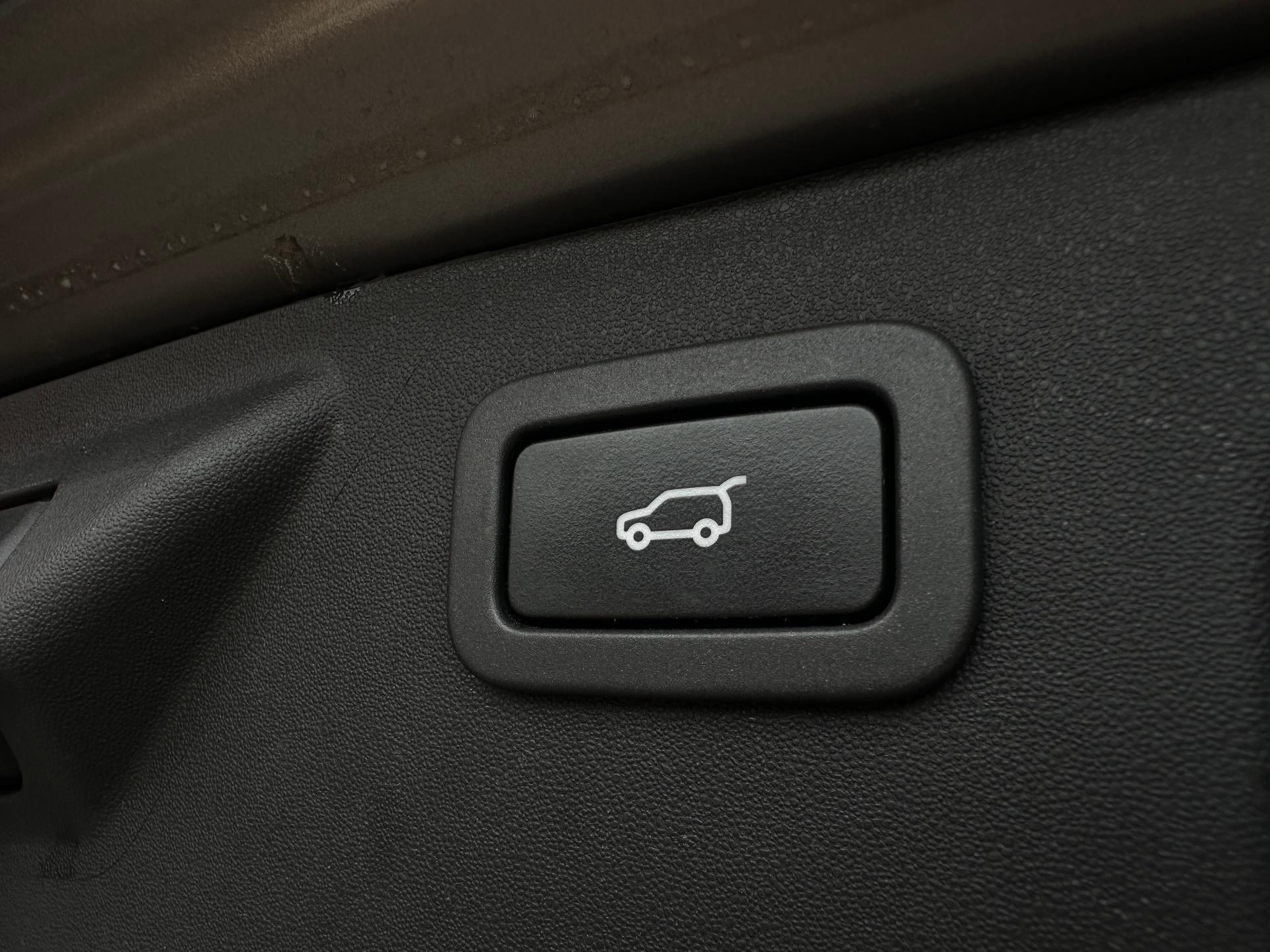 Land Rover-Discovery Sport