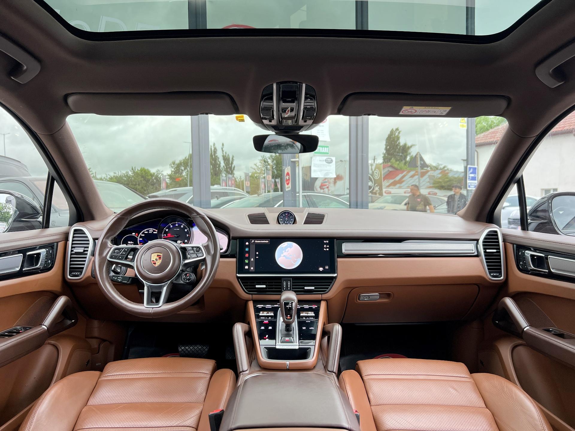 Porsche-Cayenne