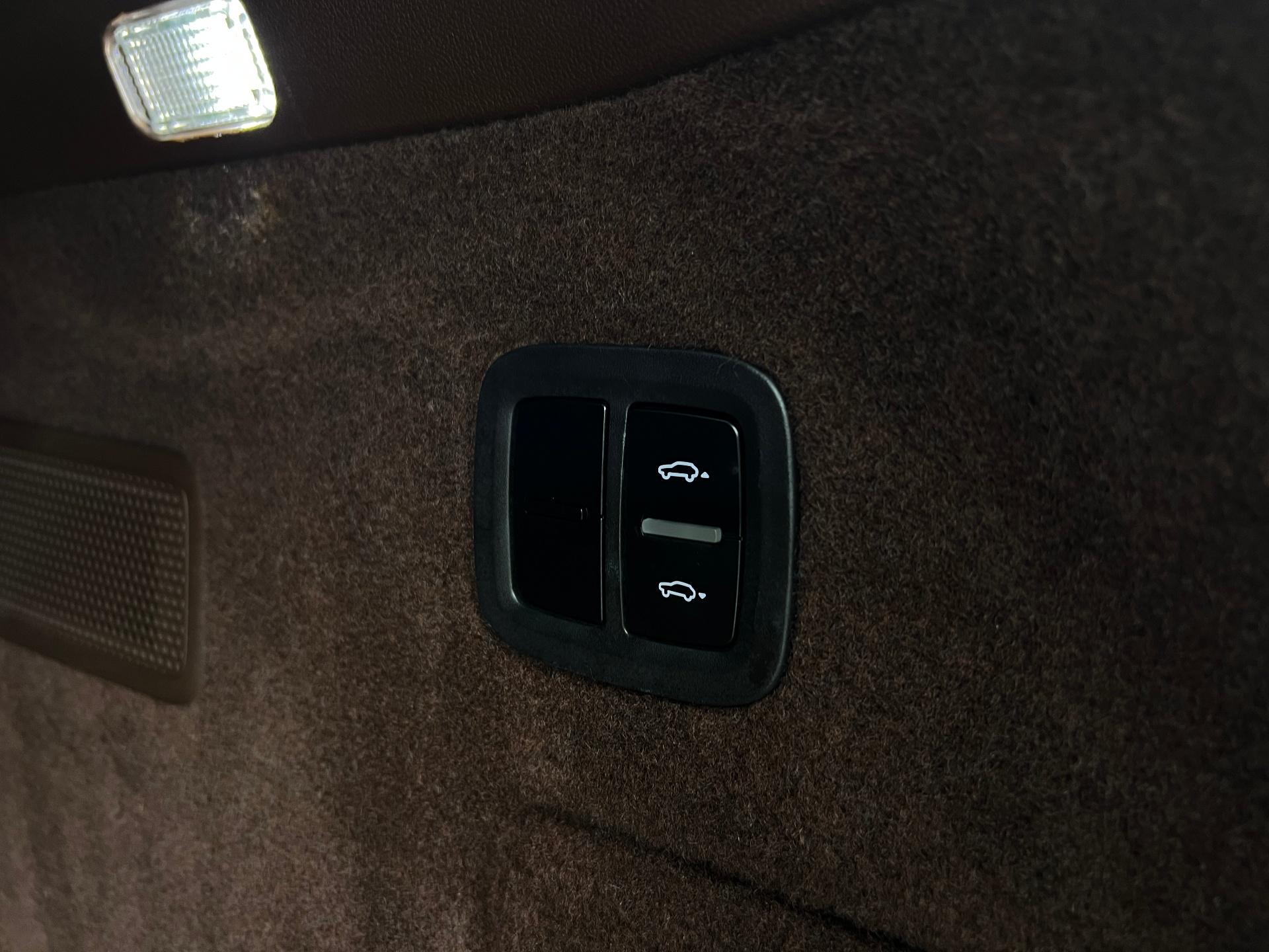 Porsche-Cayenne