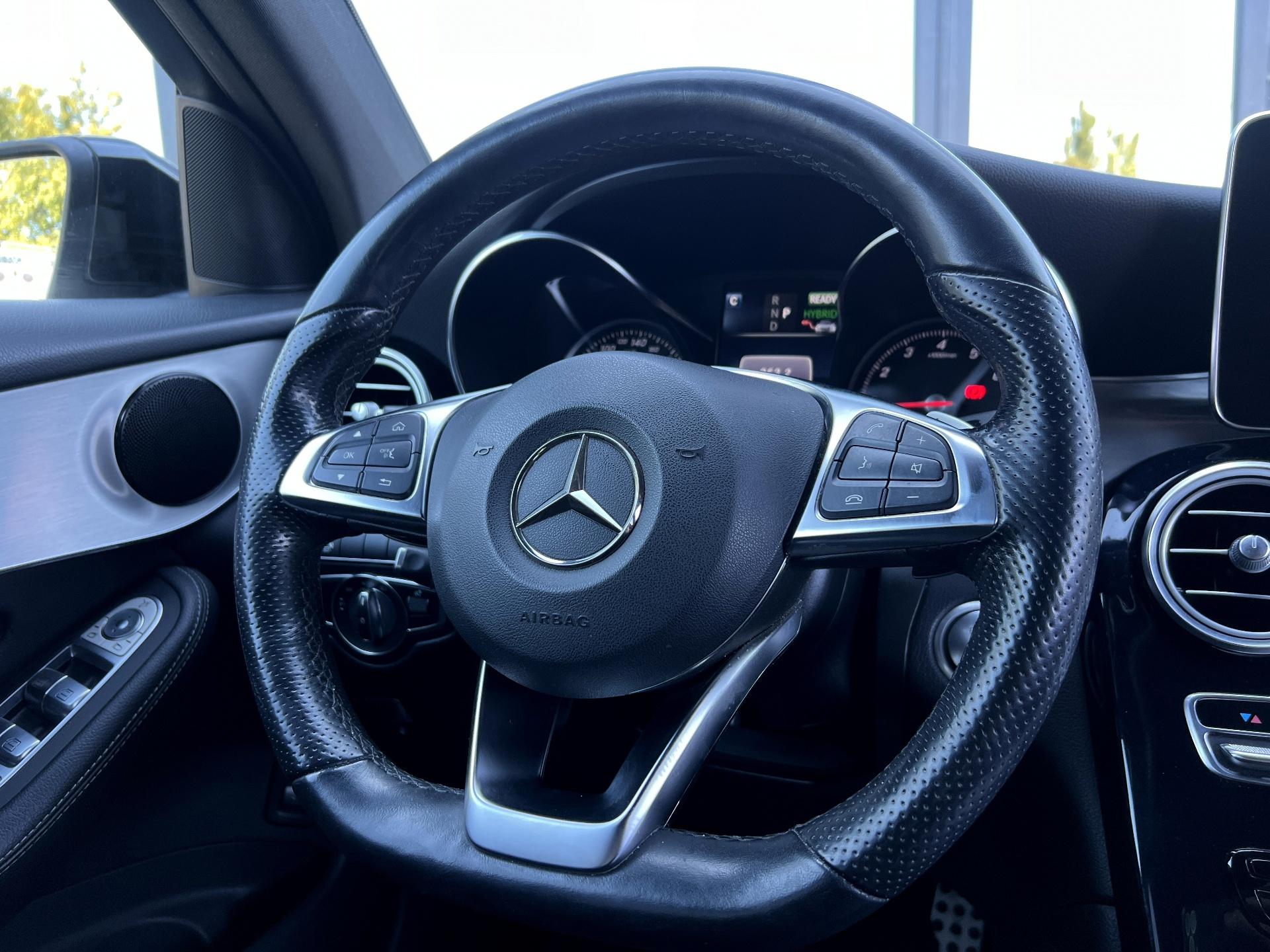 Mercedes-Benz-GLC-COUPE