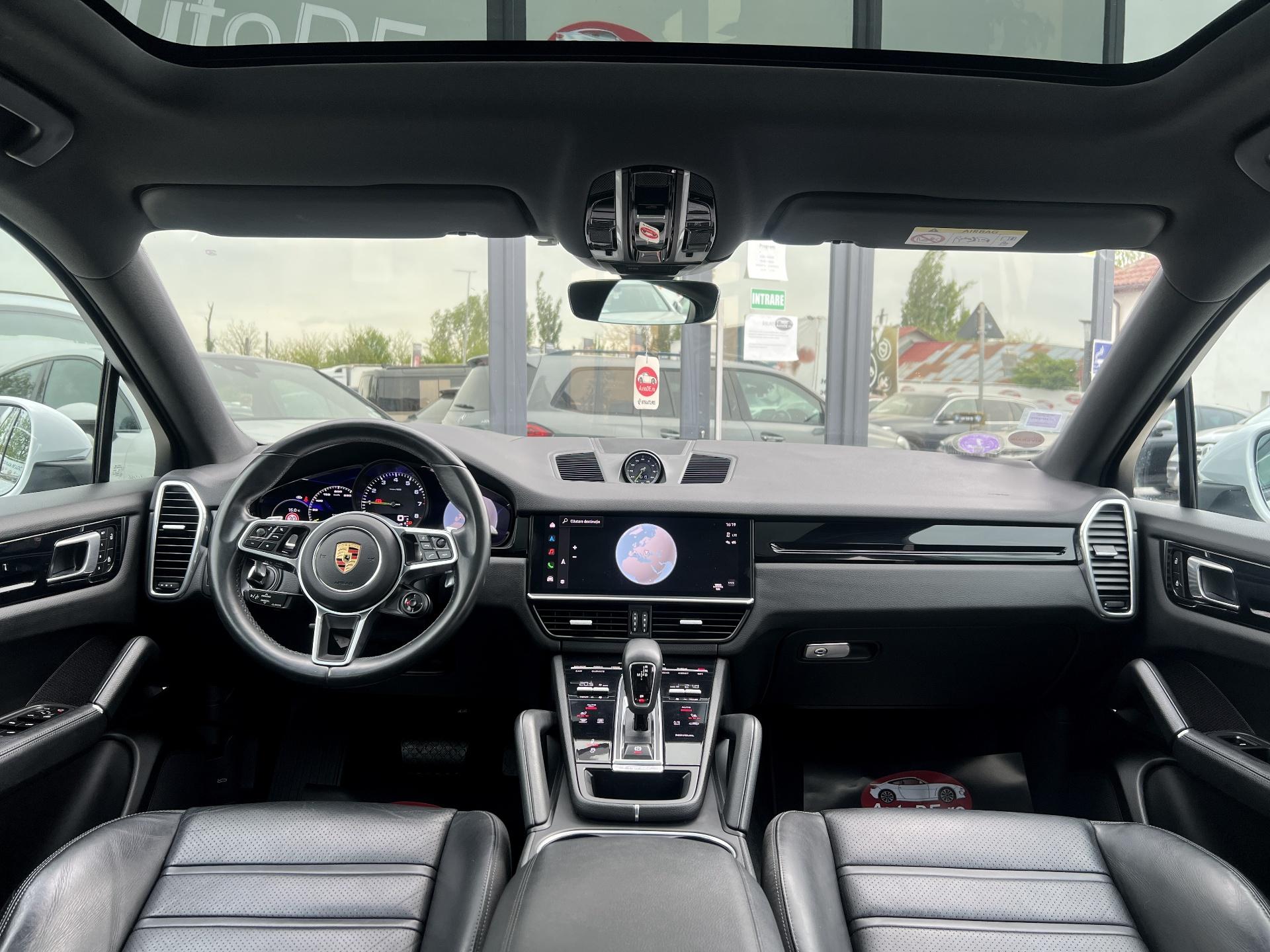 Porsche-Cayenne