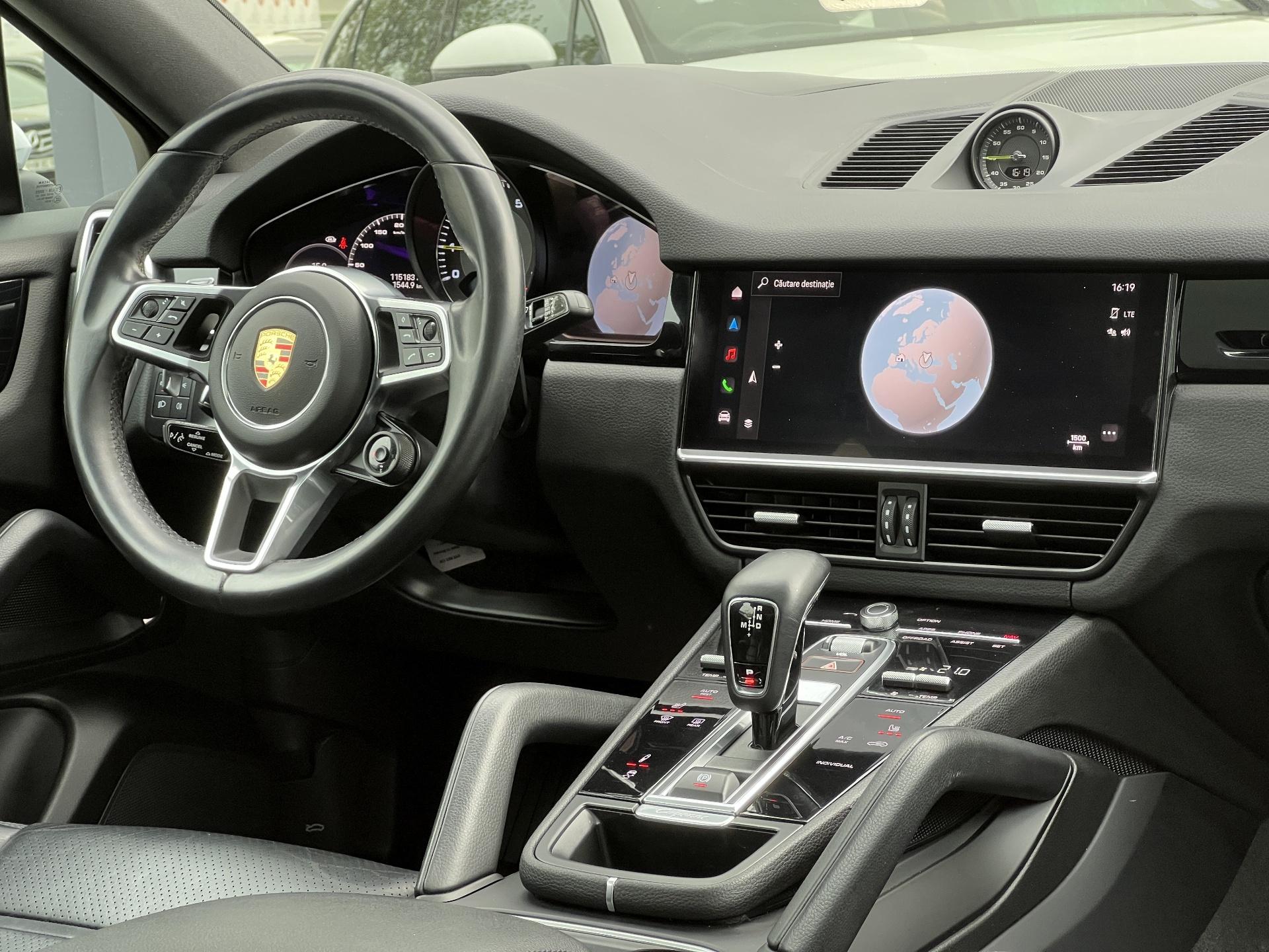 Porsche-Cayenne