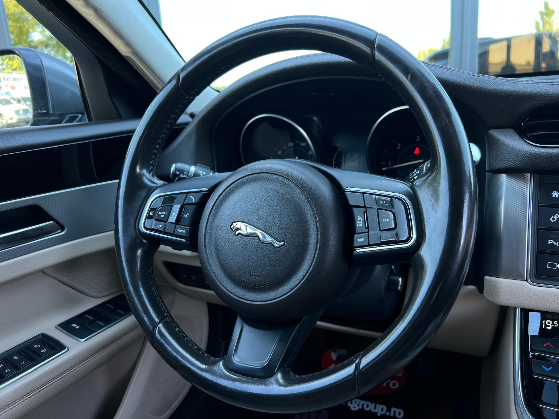 Jaguar-XF