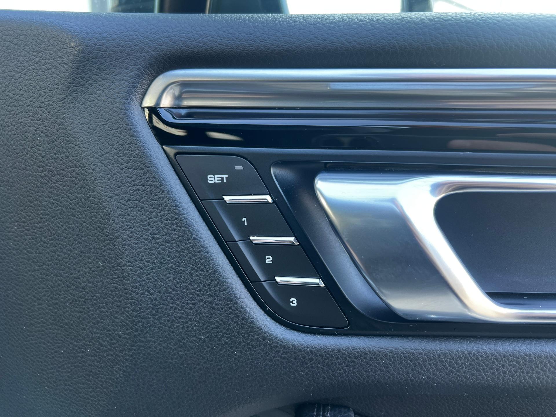 Porsche-Macan