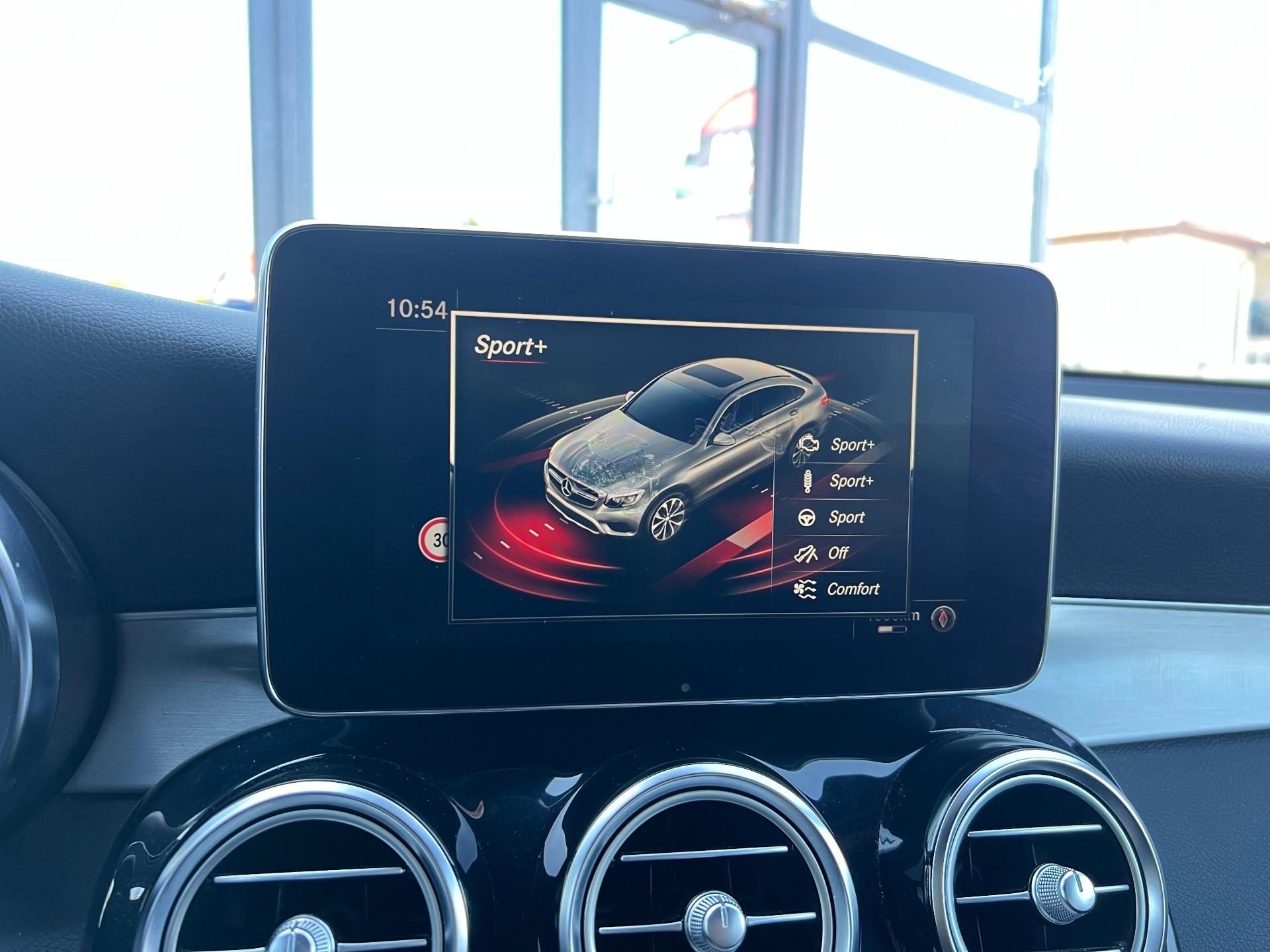 Mercedes-Benz-GLC-COUPE