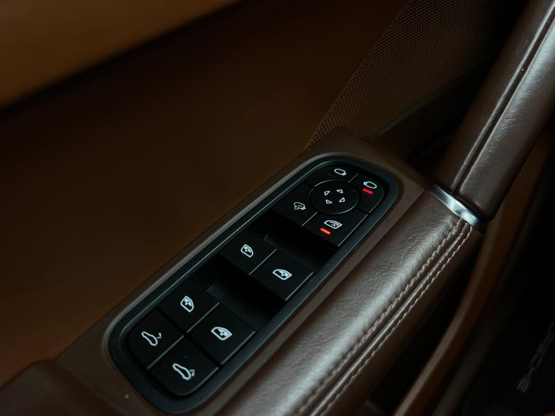 Car Thumb