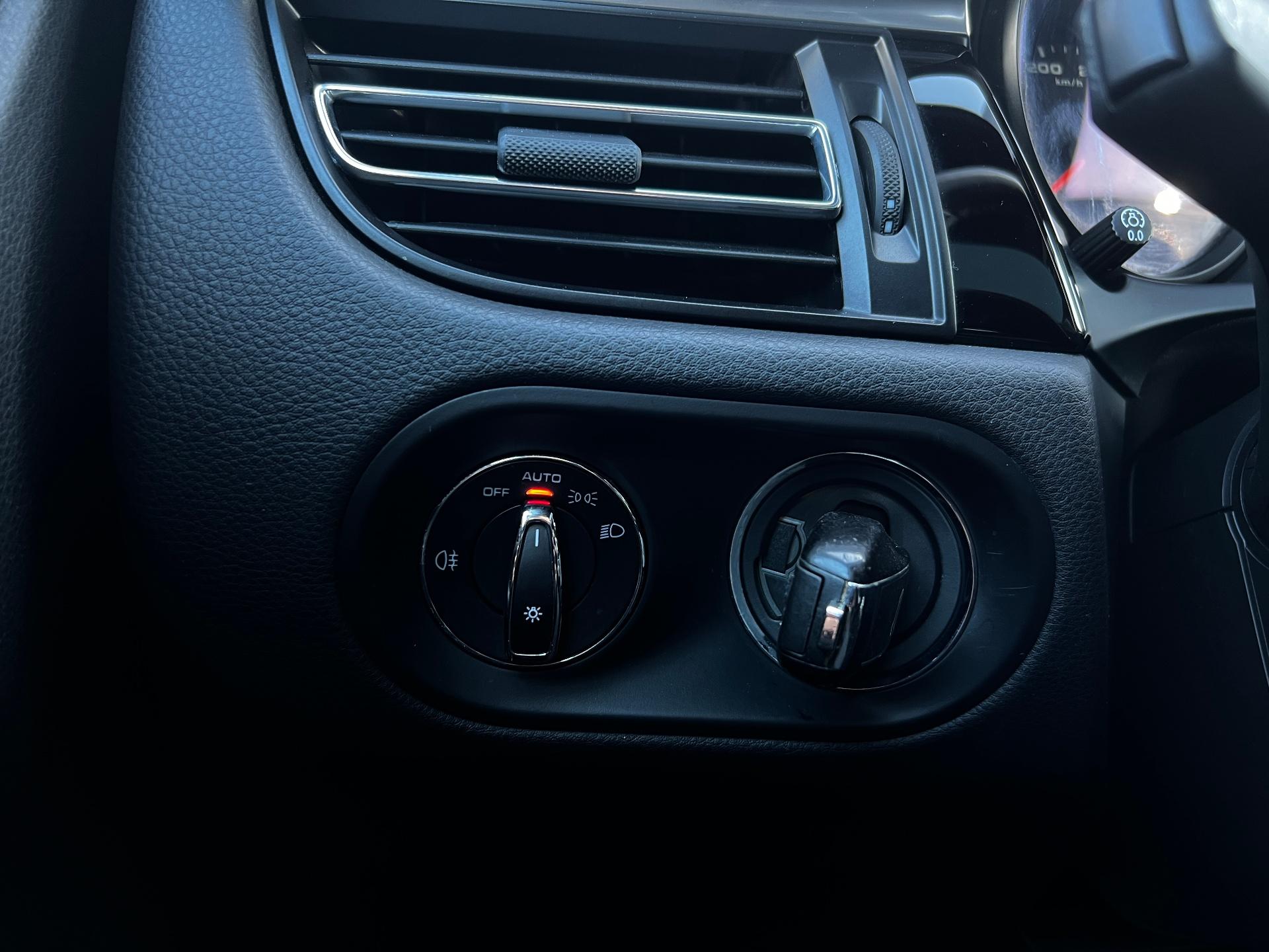 Porsche-Macan