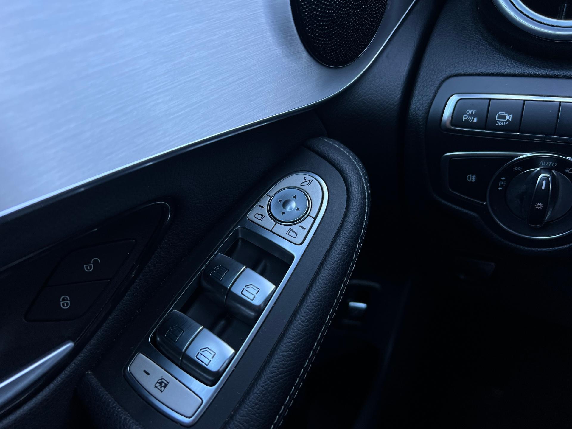Mercedes-Benz-GLC-COUPE