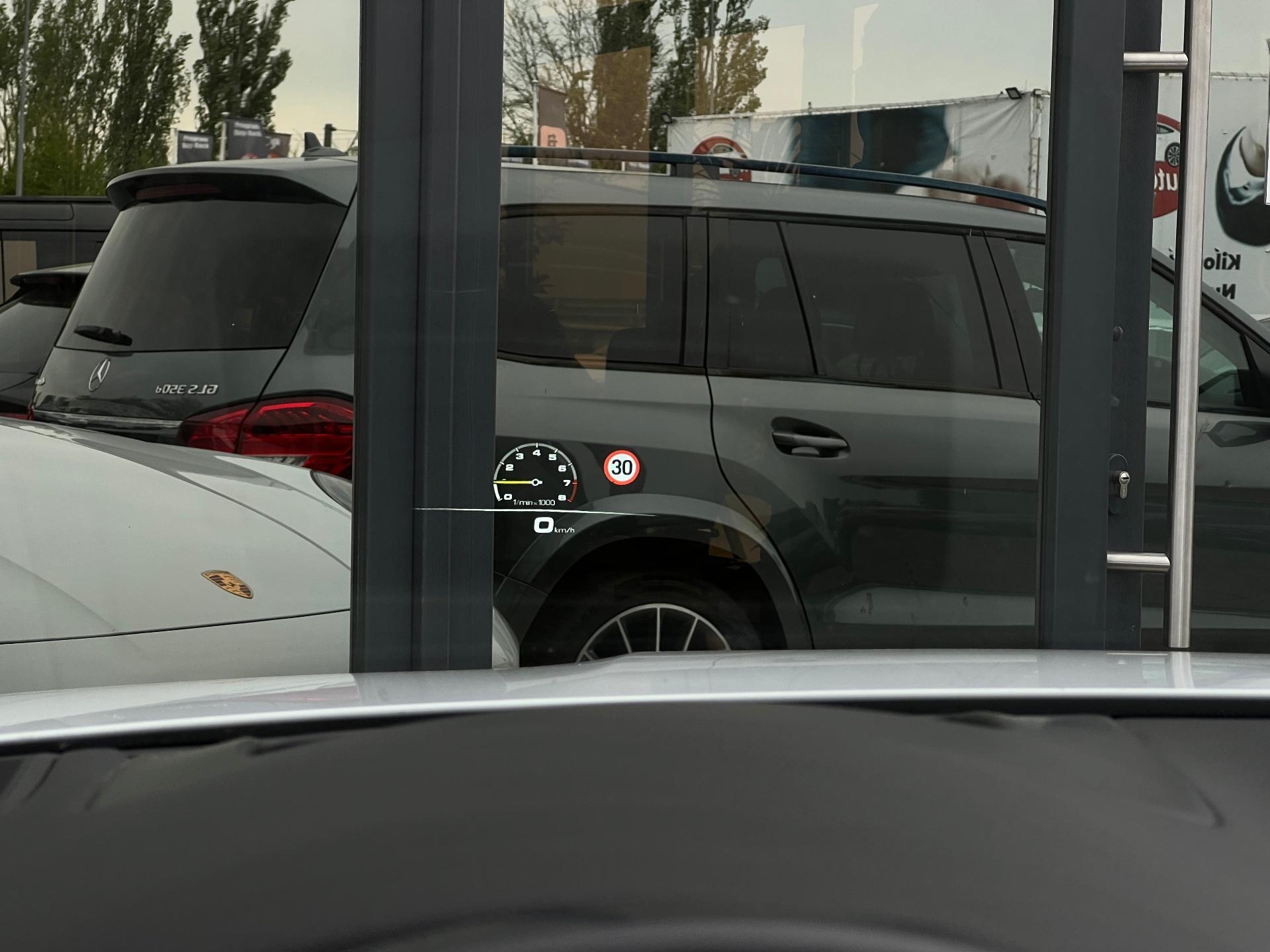 Porsche-Cayenne