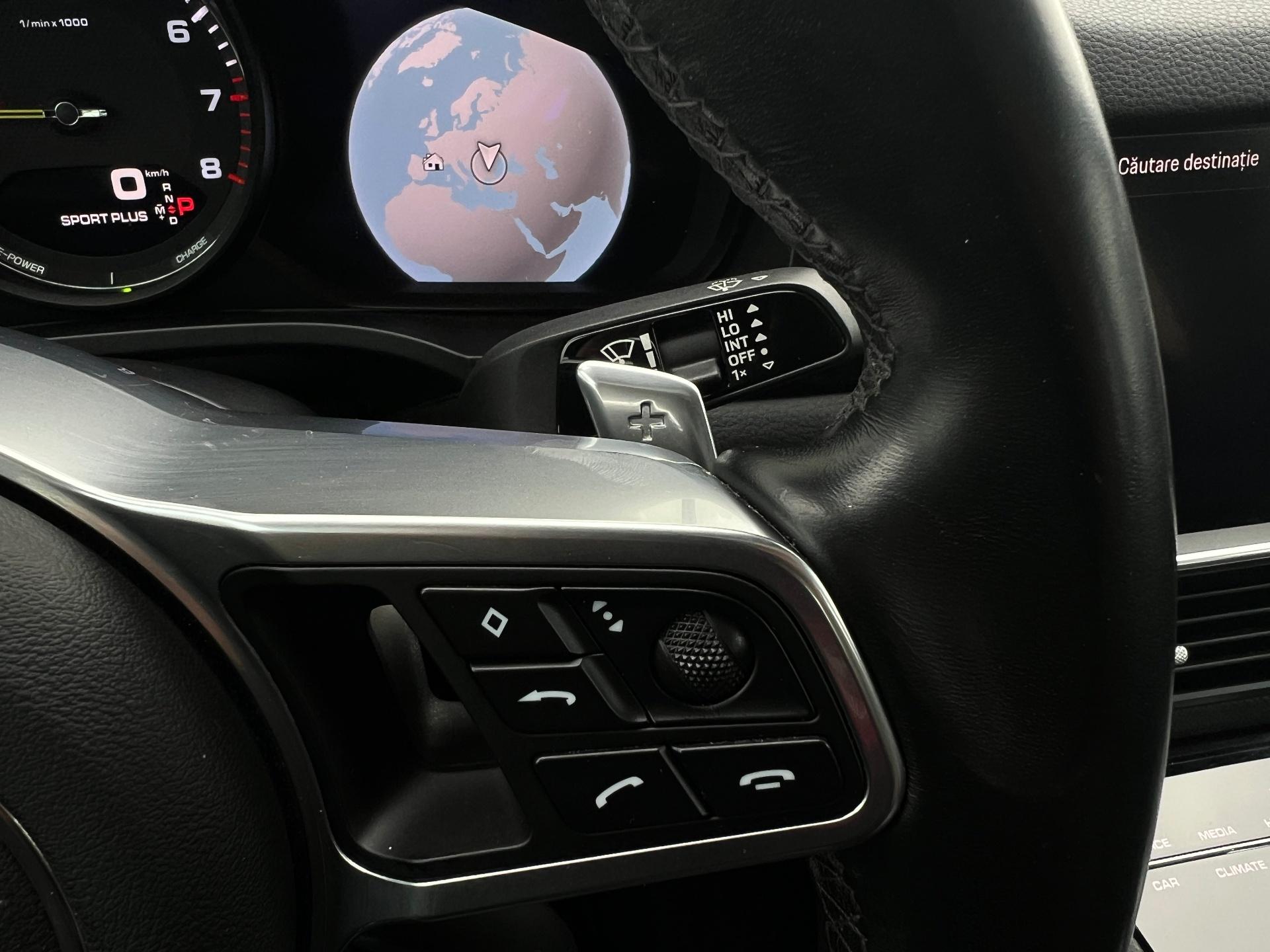 Porsche-Cayenne