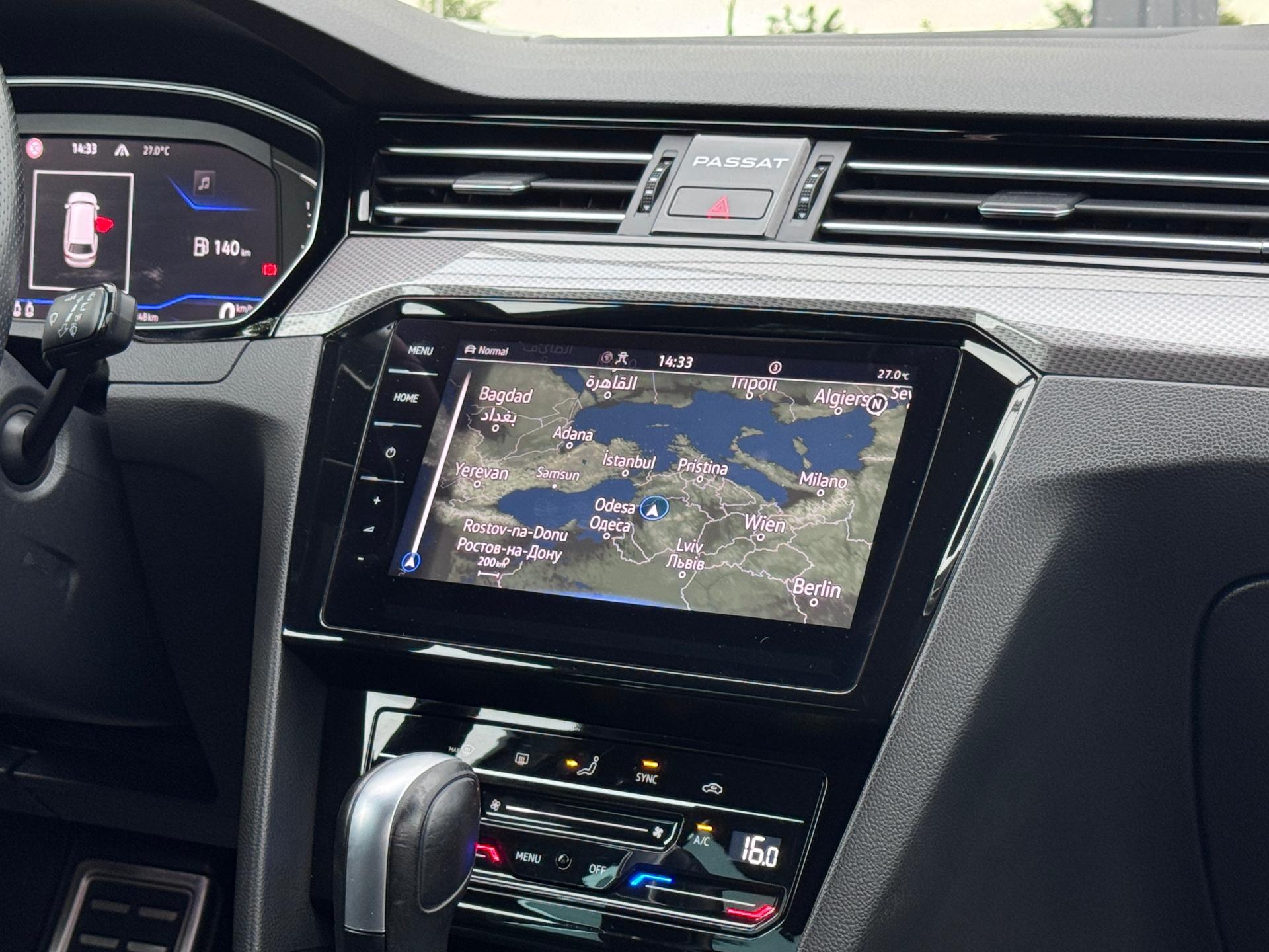 Volkswagen-Passat Alltrack