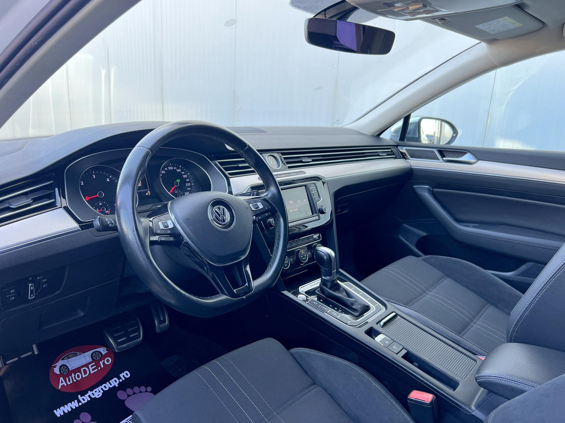 Volkswagen-Passat Alltrack