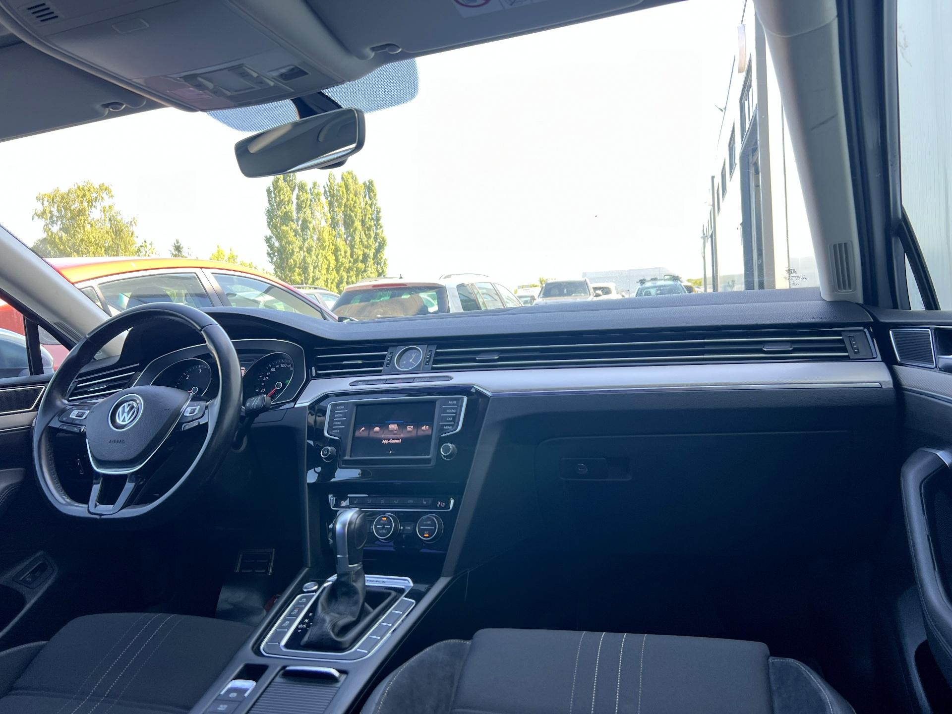 Volkswagen-Passat Alltrack