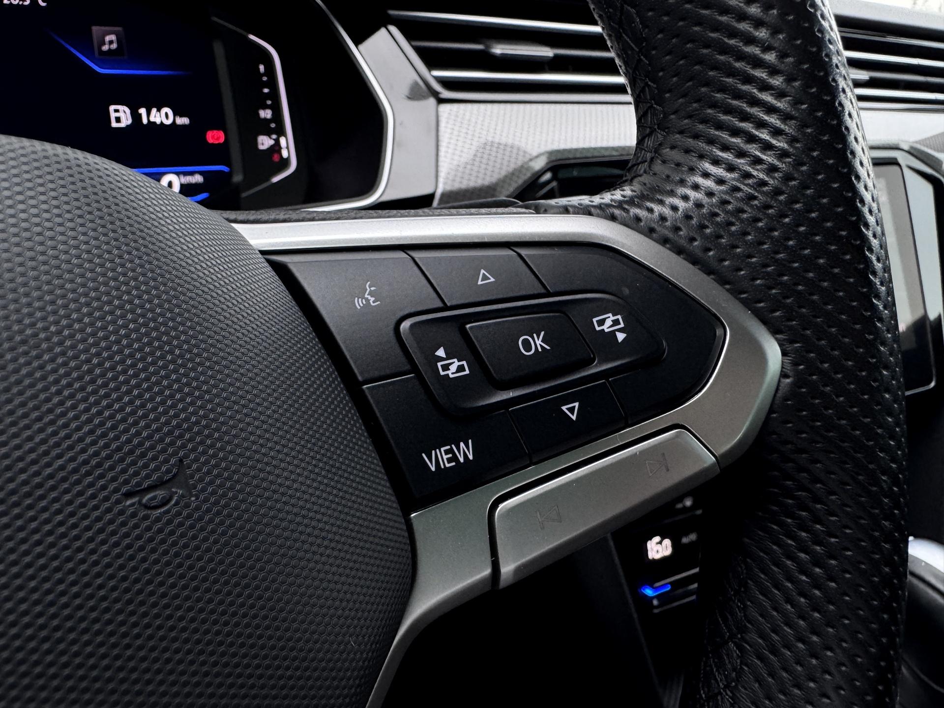 Volkswagen-Passat Alltrack