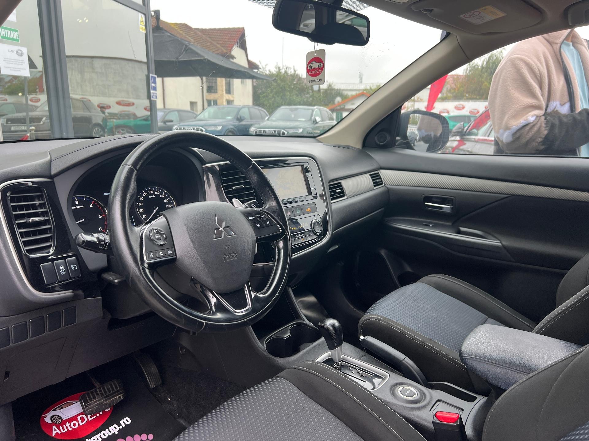 Mitsubishi-Outlander