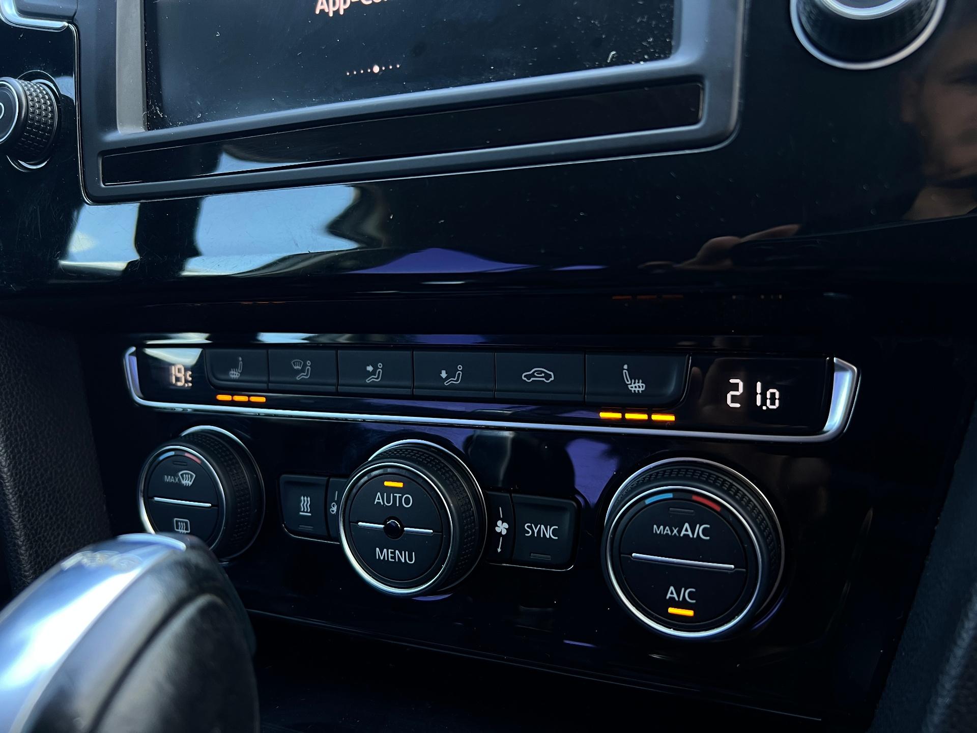 Volkswagen-Passat Alltrack