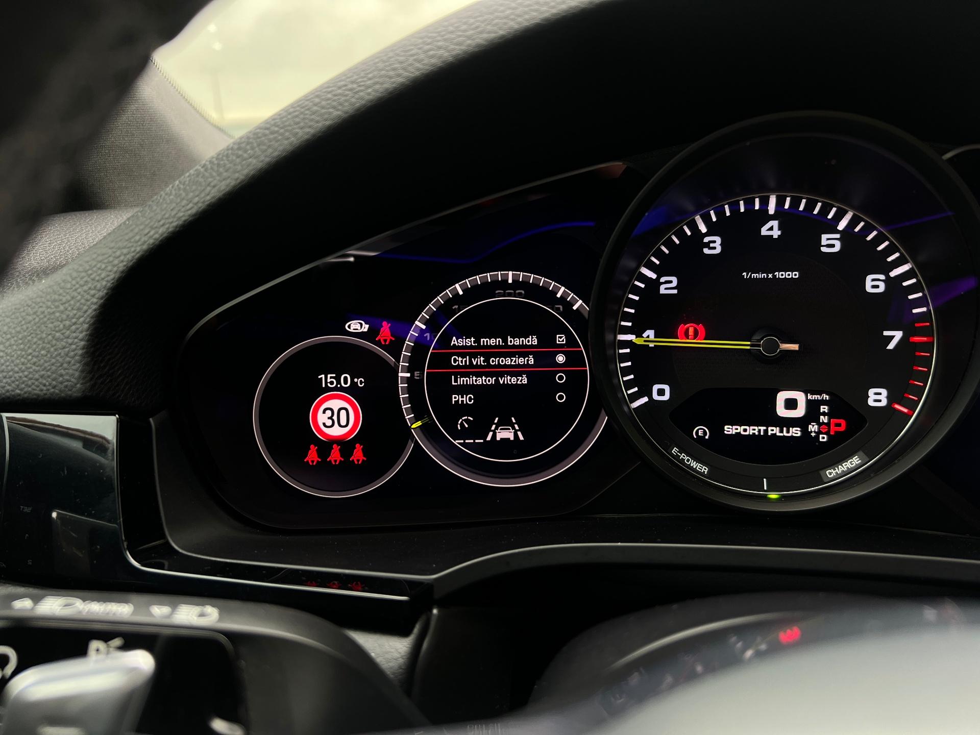 Porsche-Cayenne