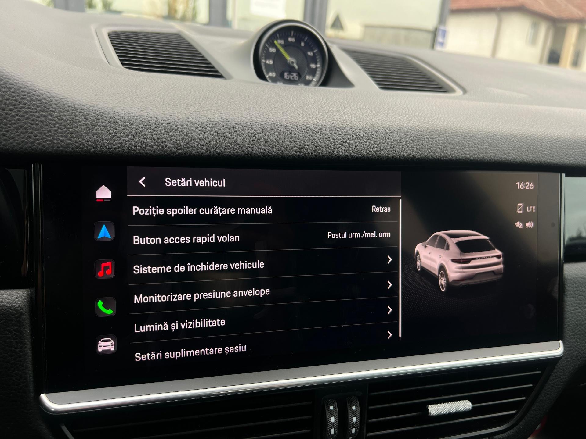 Porsche-Cayenne
