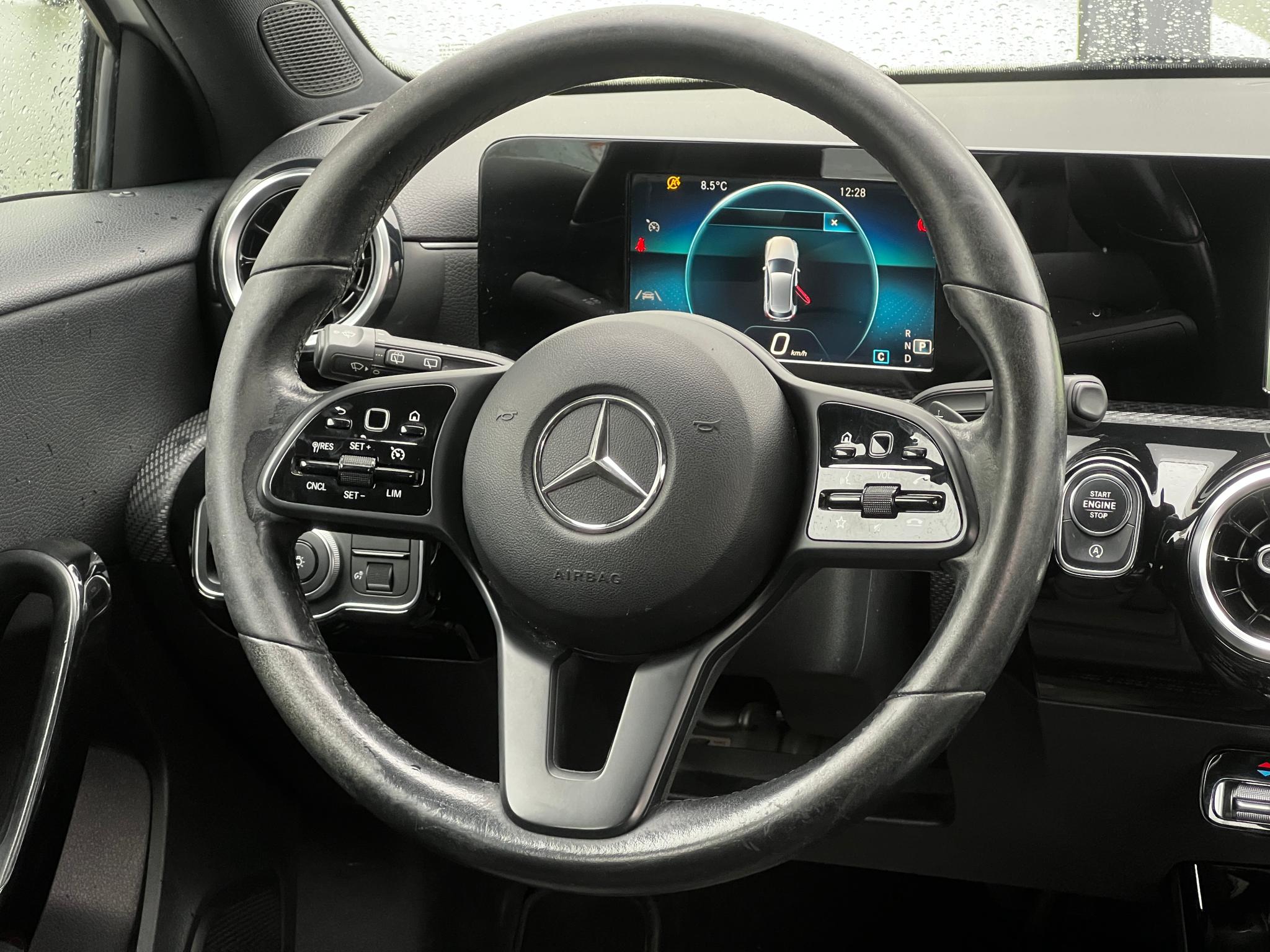 Mercedes-Benz-A 180