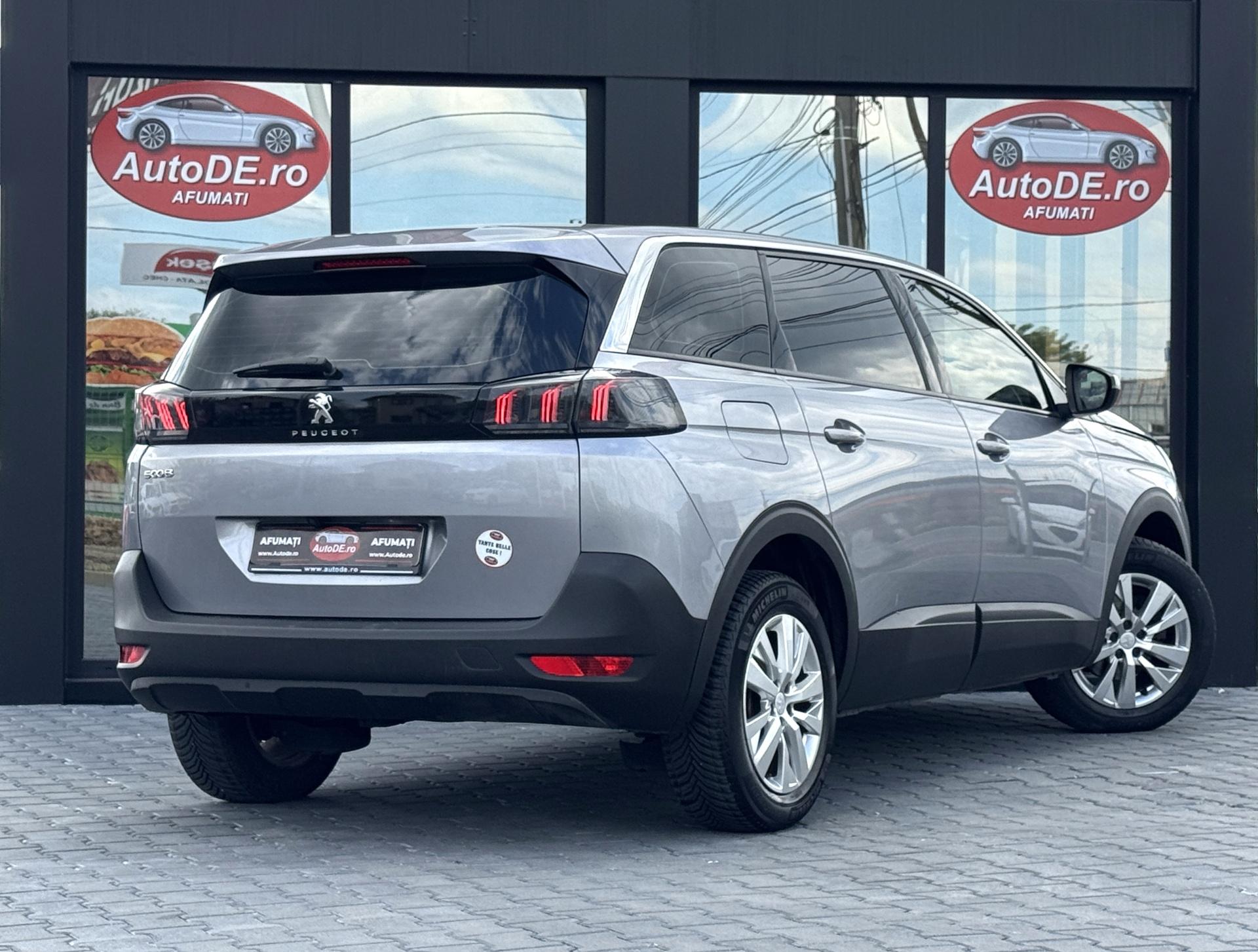 Peugeot-5008
