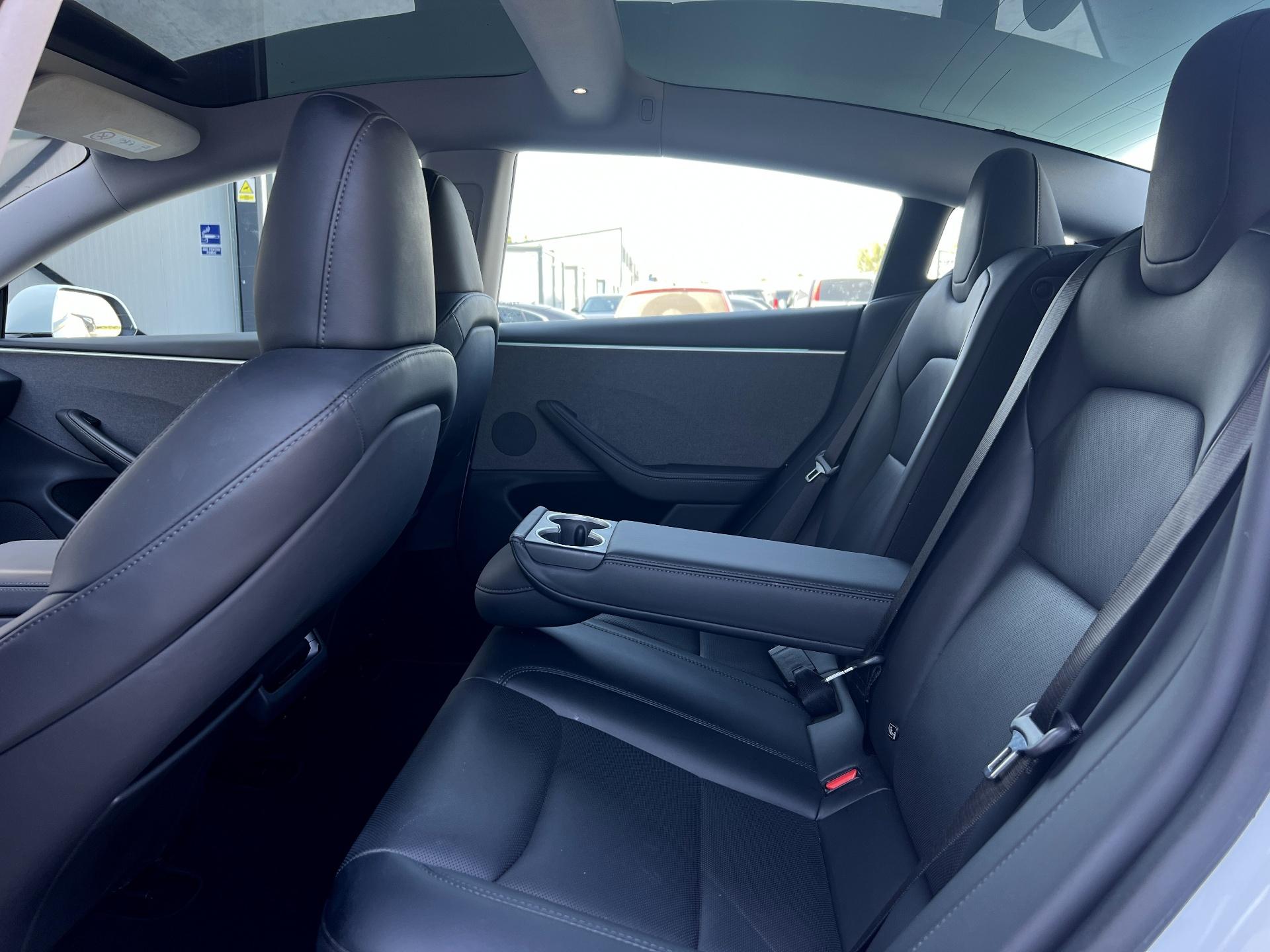 Tesla-Model 3