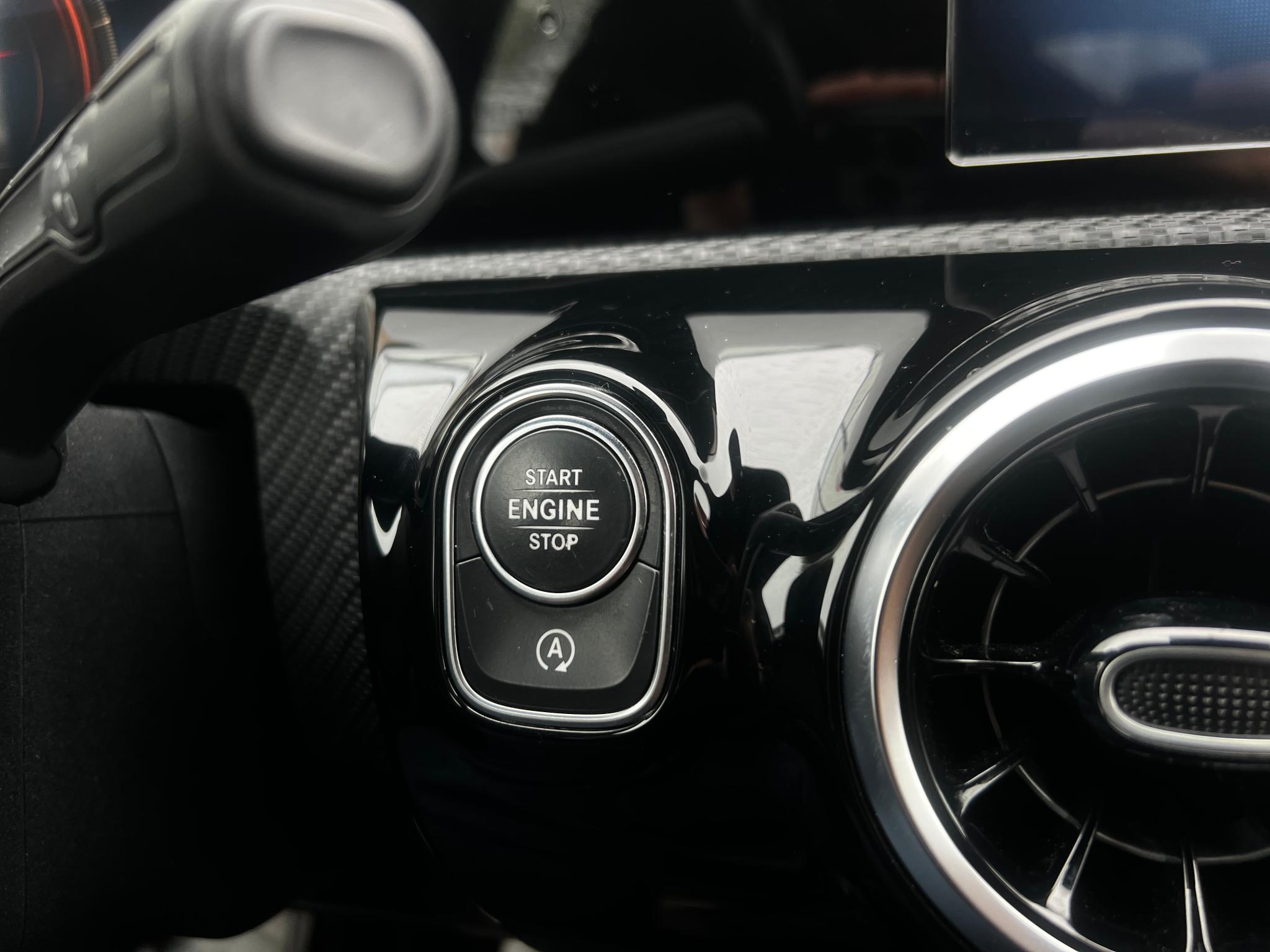 Mercedes-Benz-A 180