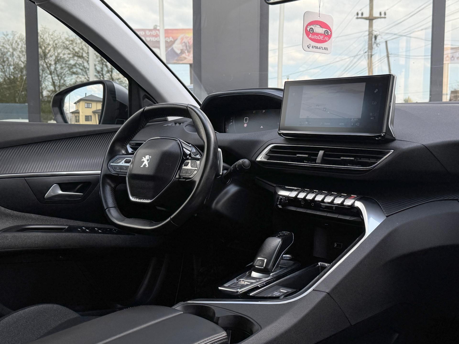 Peugeot-5008
