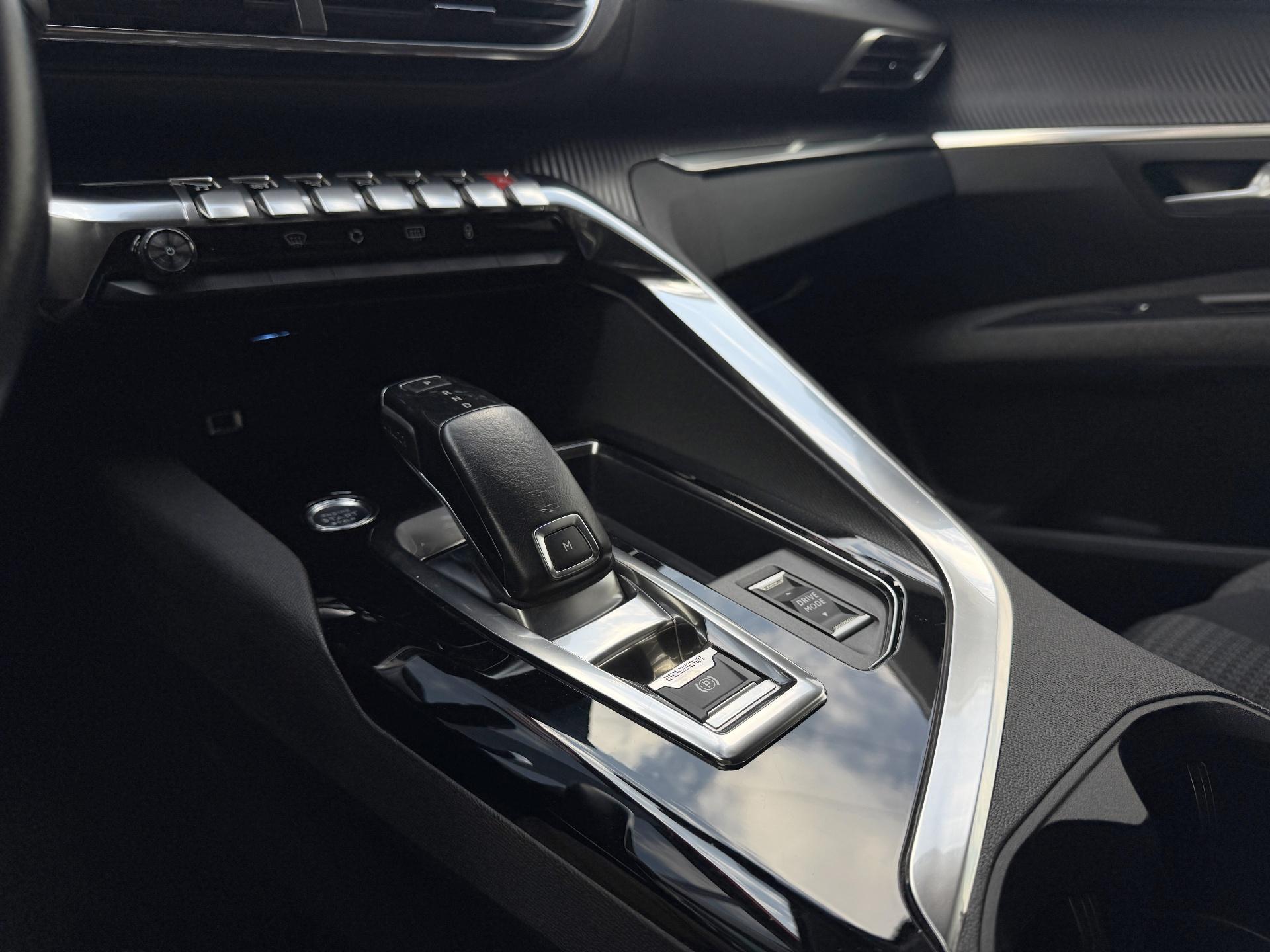 Peugeot-5008