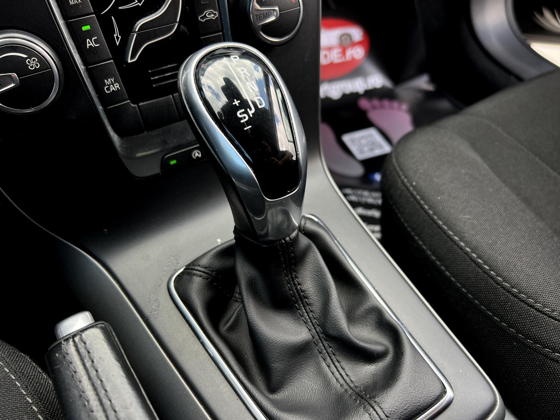Volvo-V40