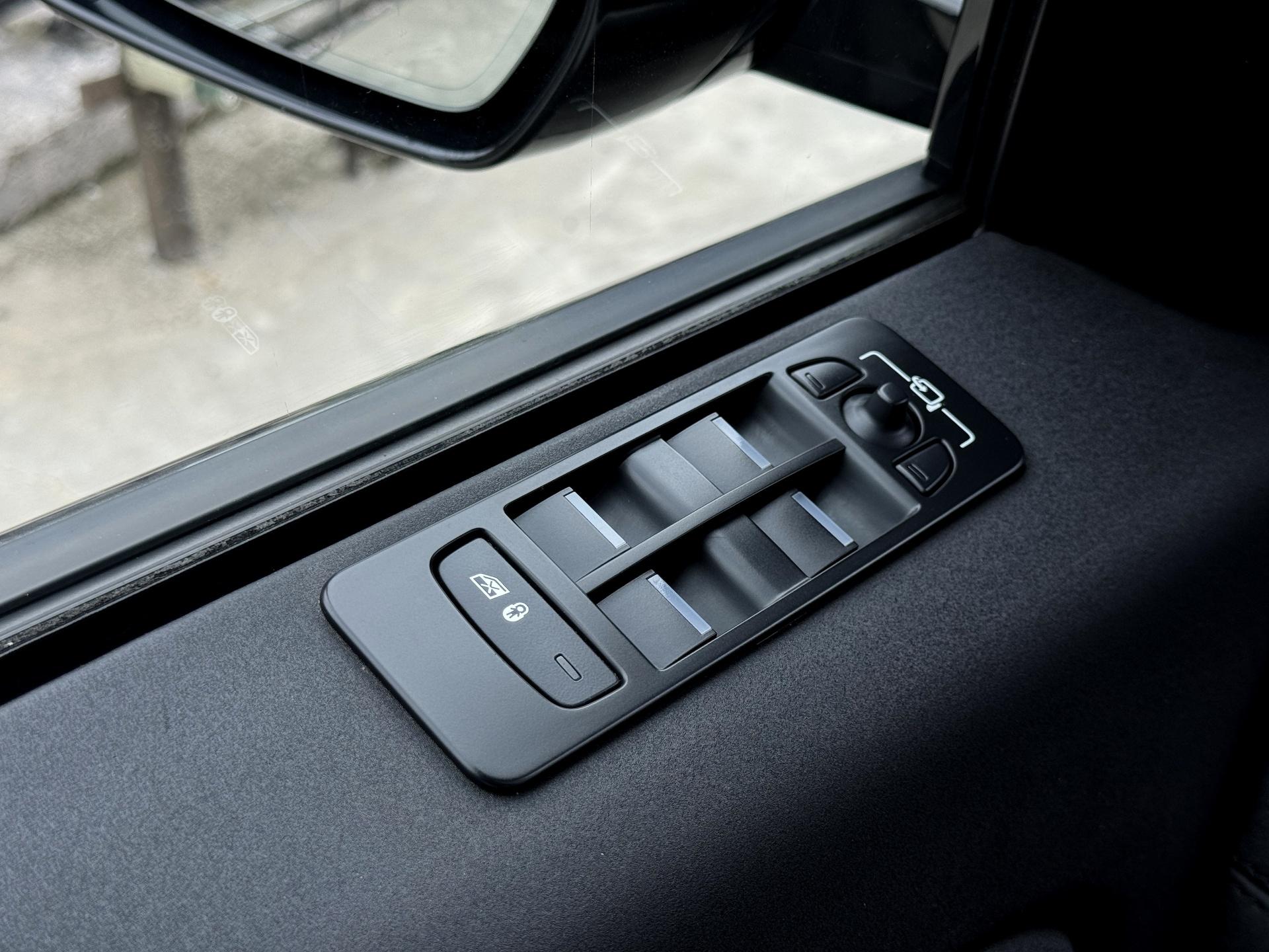Land Rover-Discovery Sport